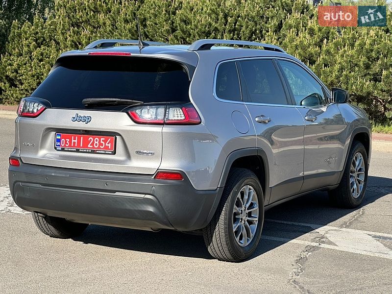 Внедорожник / Кроссовер Jeep Cherokee 2019 в Киеве