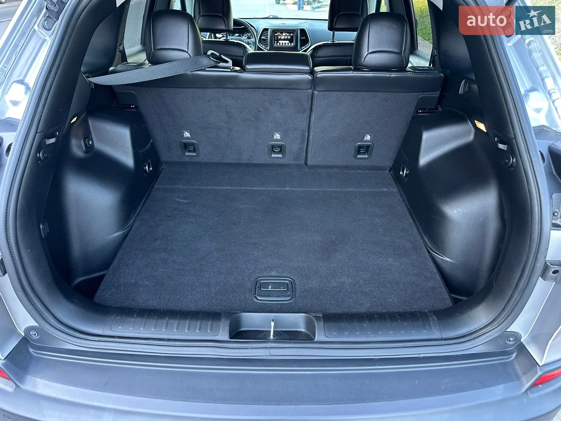 2019 Jeep Cherokee - мініатюра 22