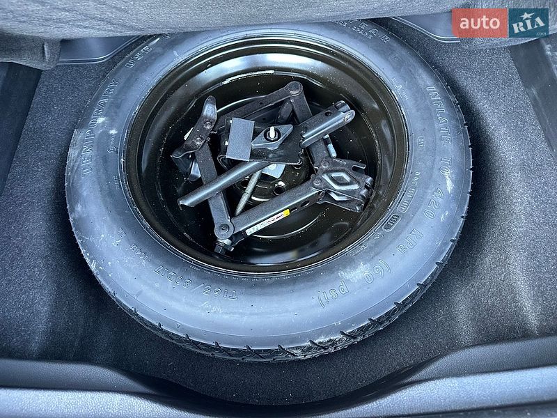 Внедорожник / Кроссовер Jeep Cherokee 2019 в Киеве
