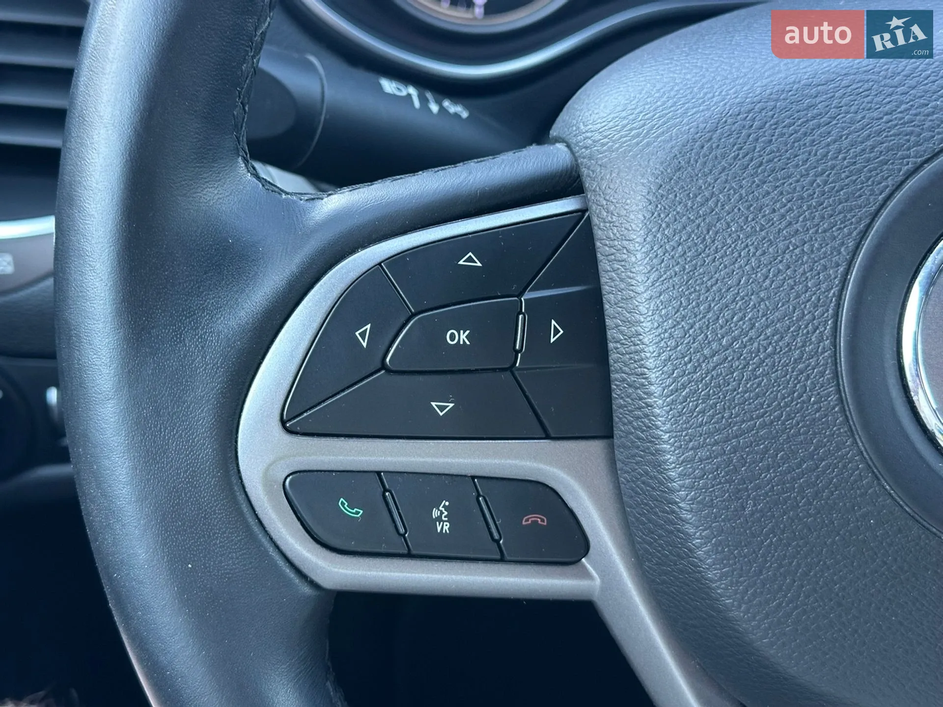 2019 Jeep Cherokee - мініатюра 35