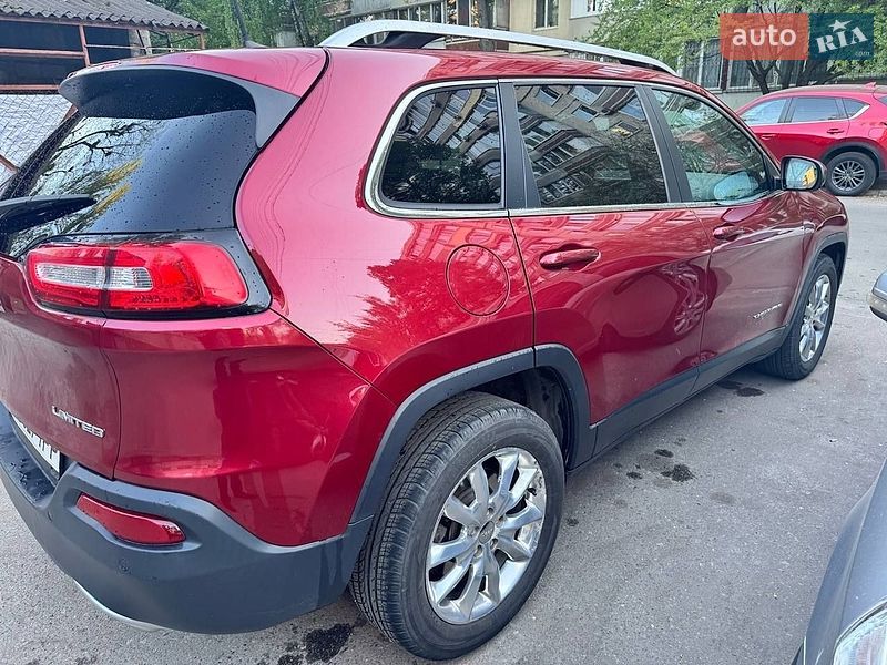 Внедорожник / Кроссовер Jeep Cherokee 2015 в Киеве