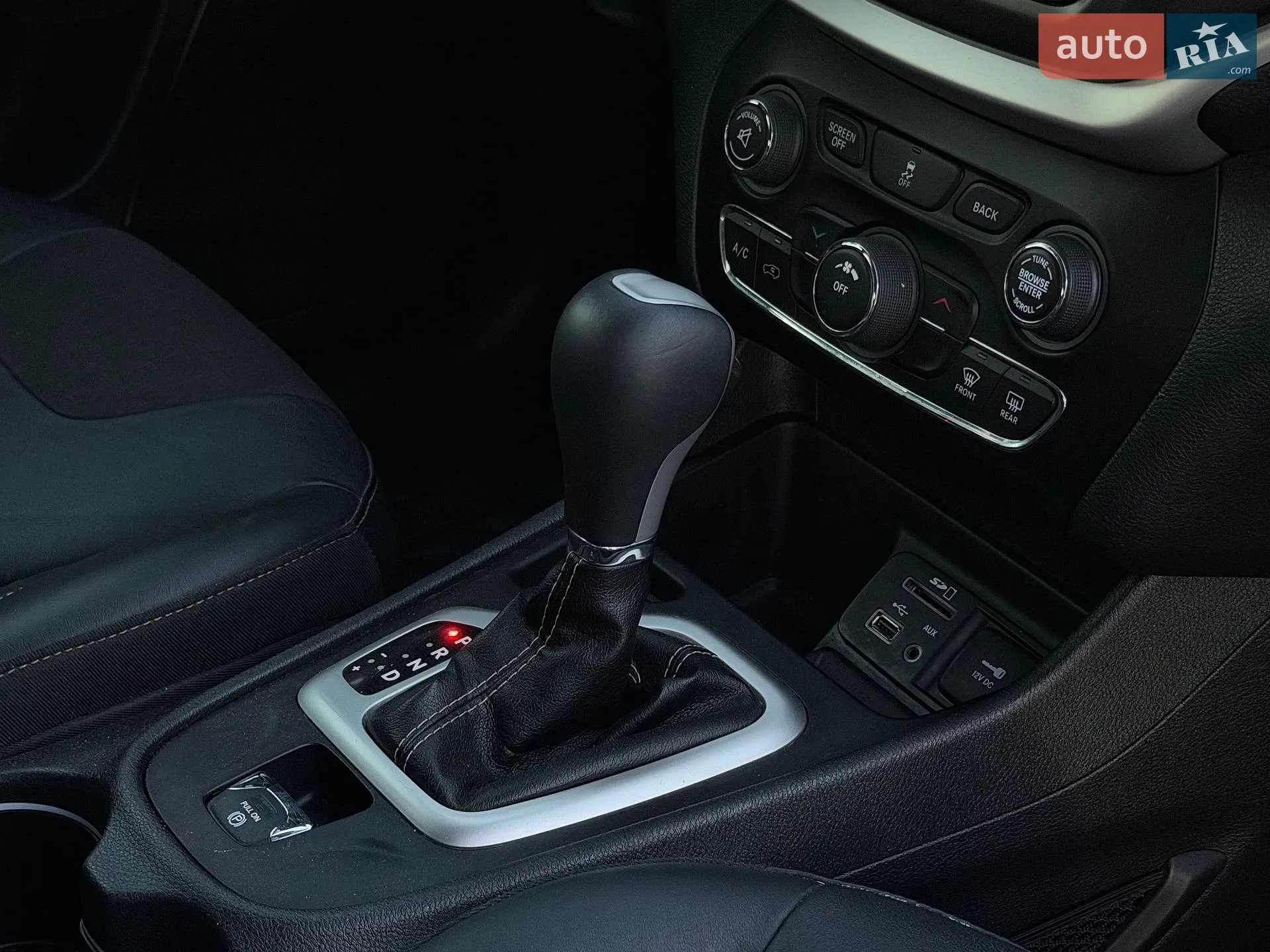 2017 Jeep Cherokee - мініатюра 39