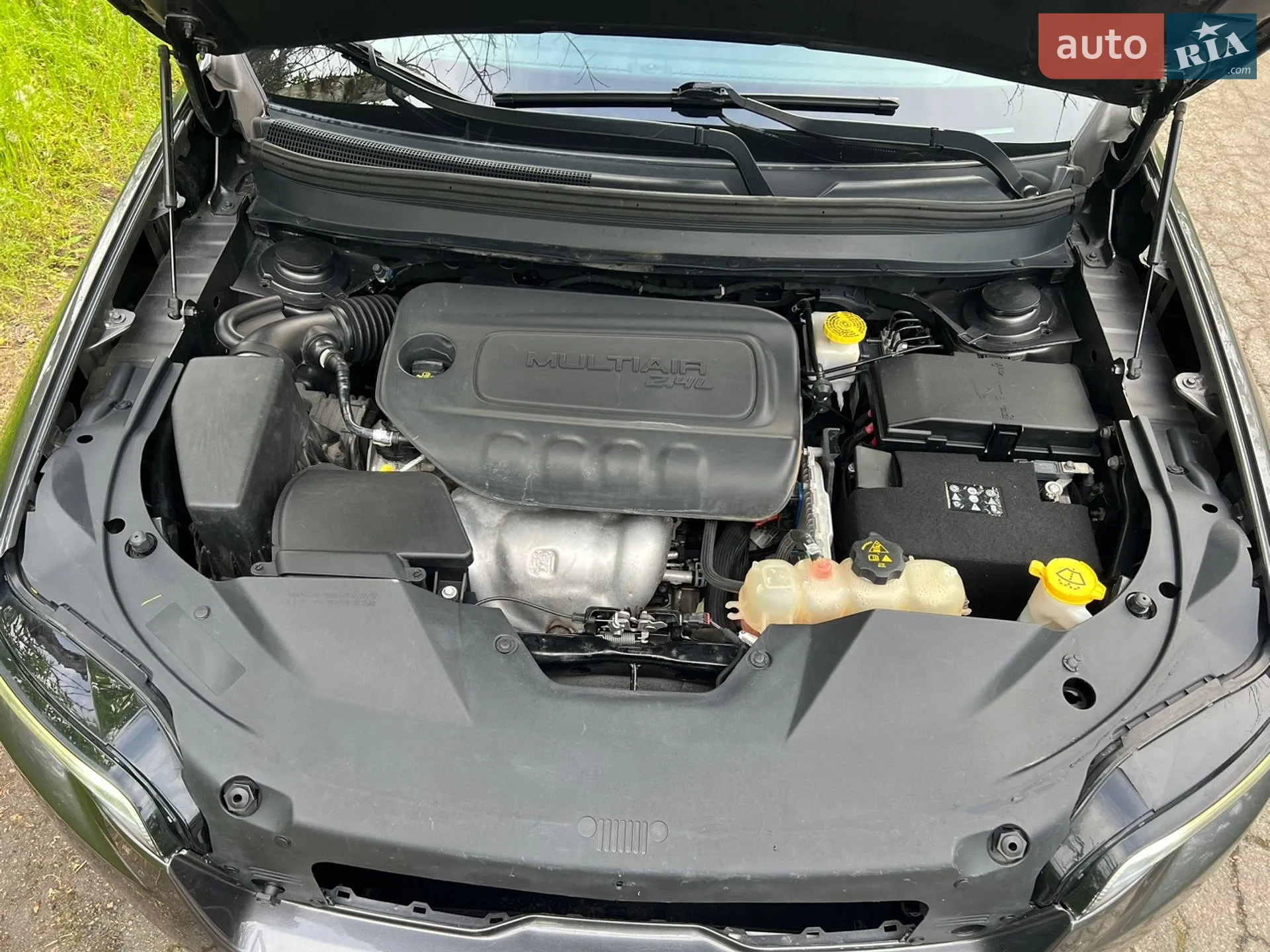 Jeep Cherokee 2019 VIN 1C4PJLLB9KD382311 фото оголошення 12 з 15