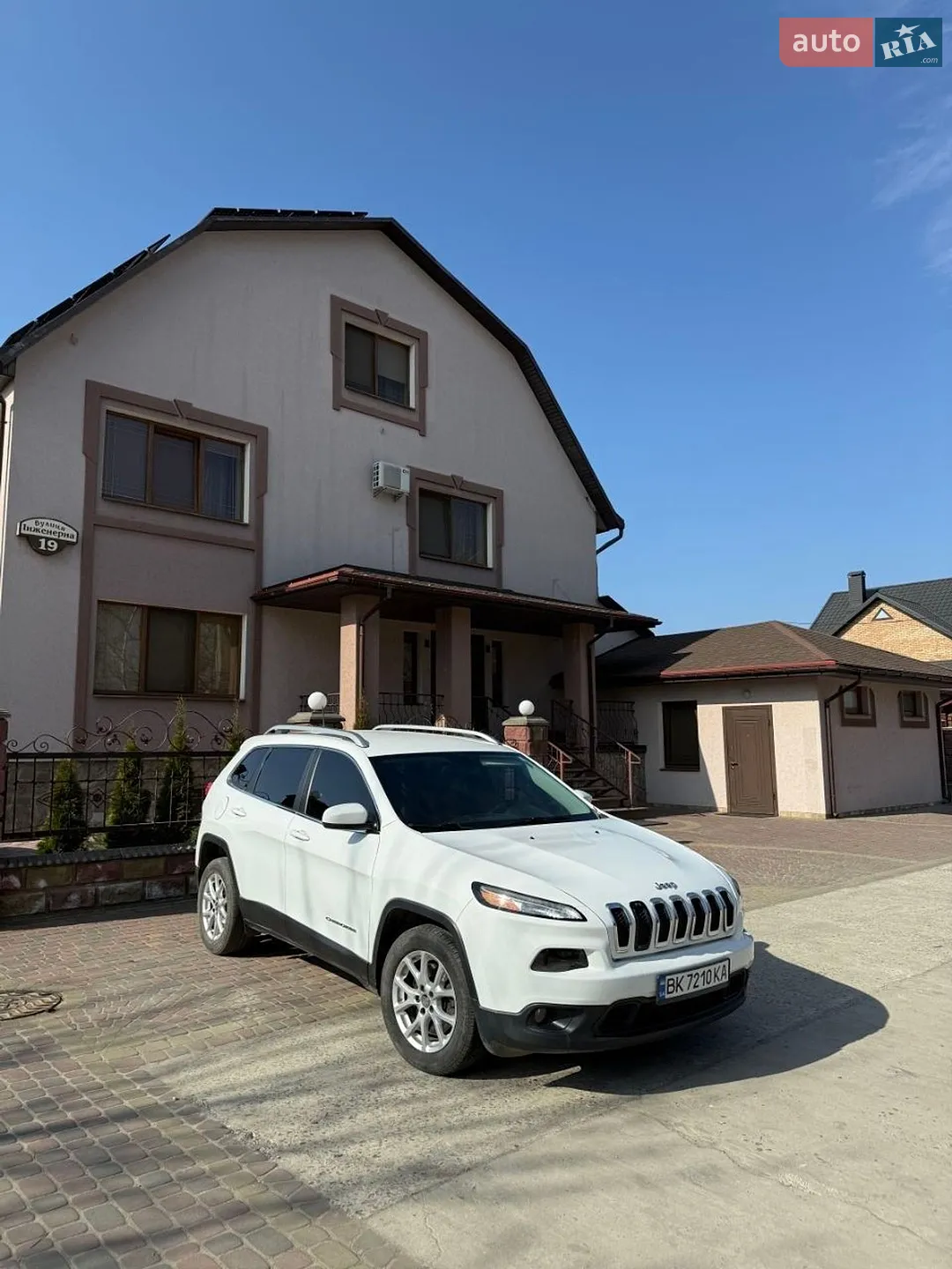 2016 Jeep Cherokee - мініатюра 7