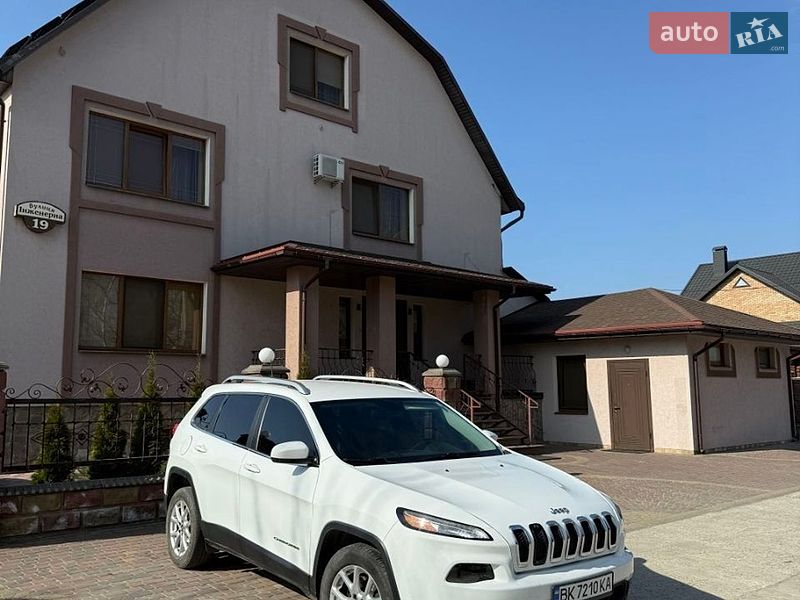 Внедорожник / Кроссовер Jeep Cherokee 2016 в Вараше