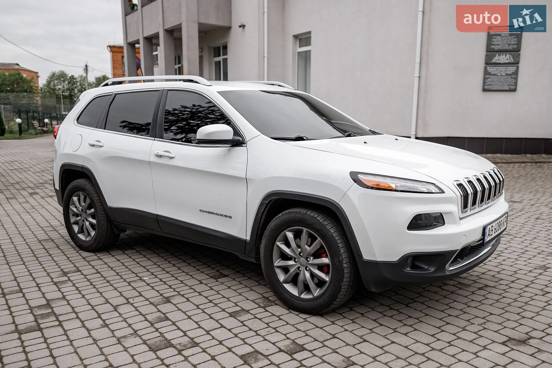 2017 Jeep Cherokee - мініатюра 3