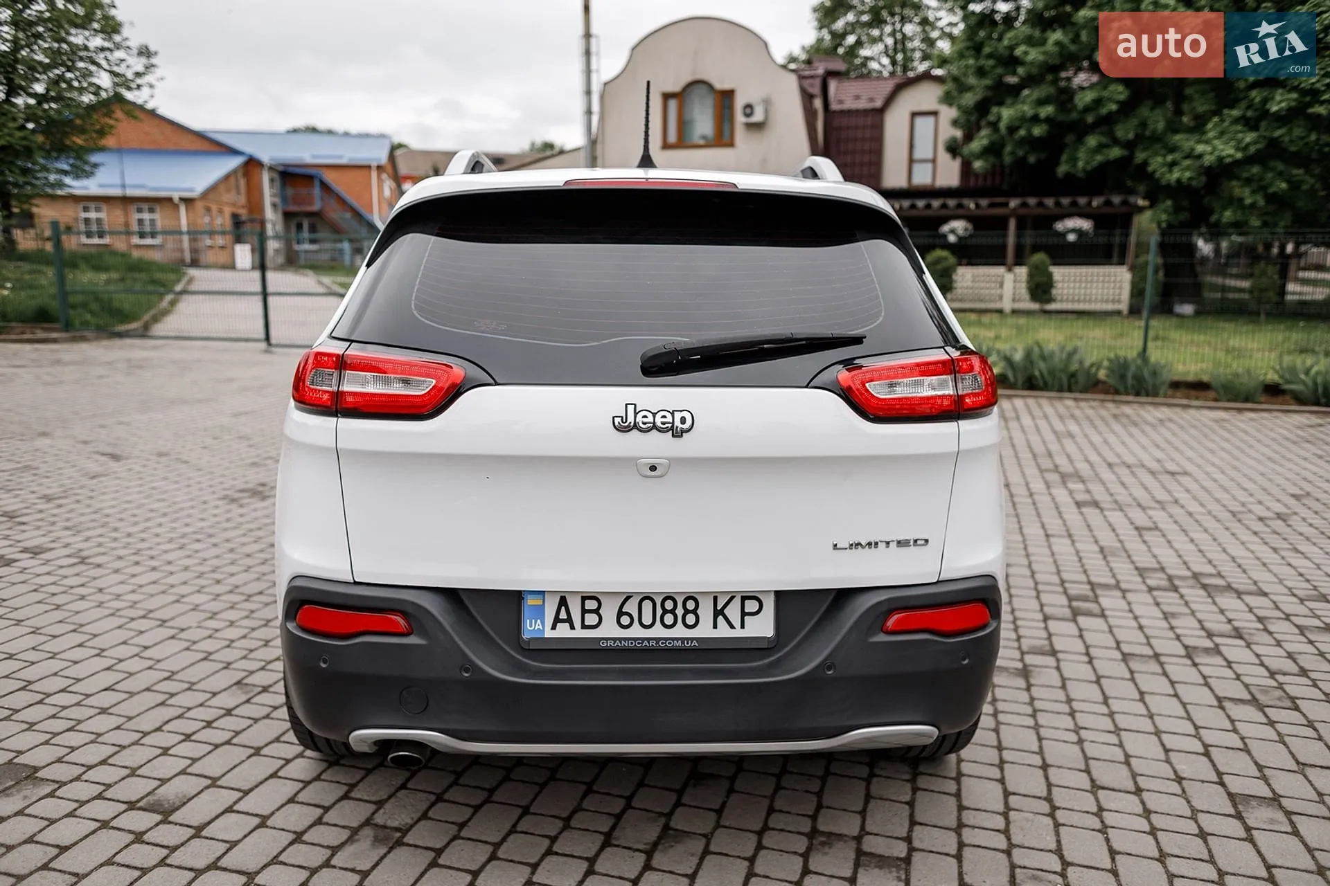 2017 Jeep Cherokee - мініатюра 14