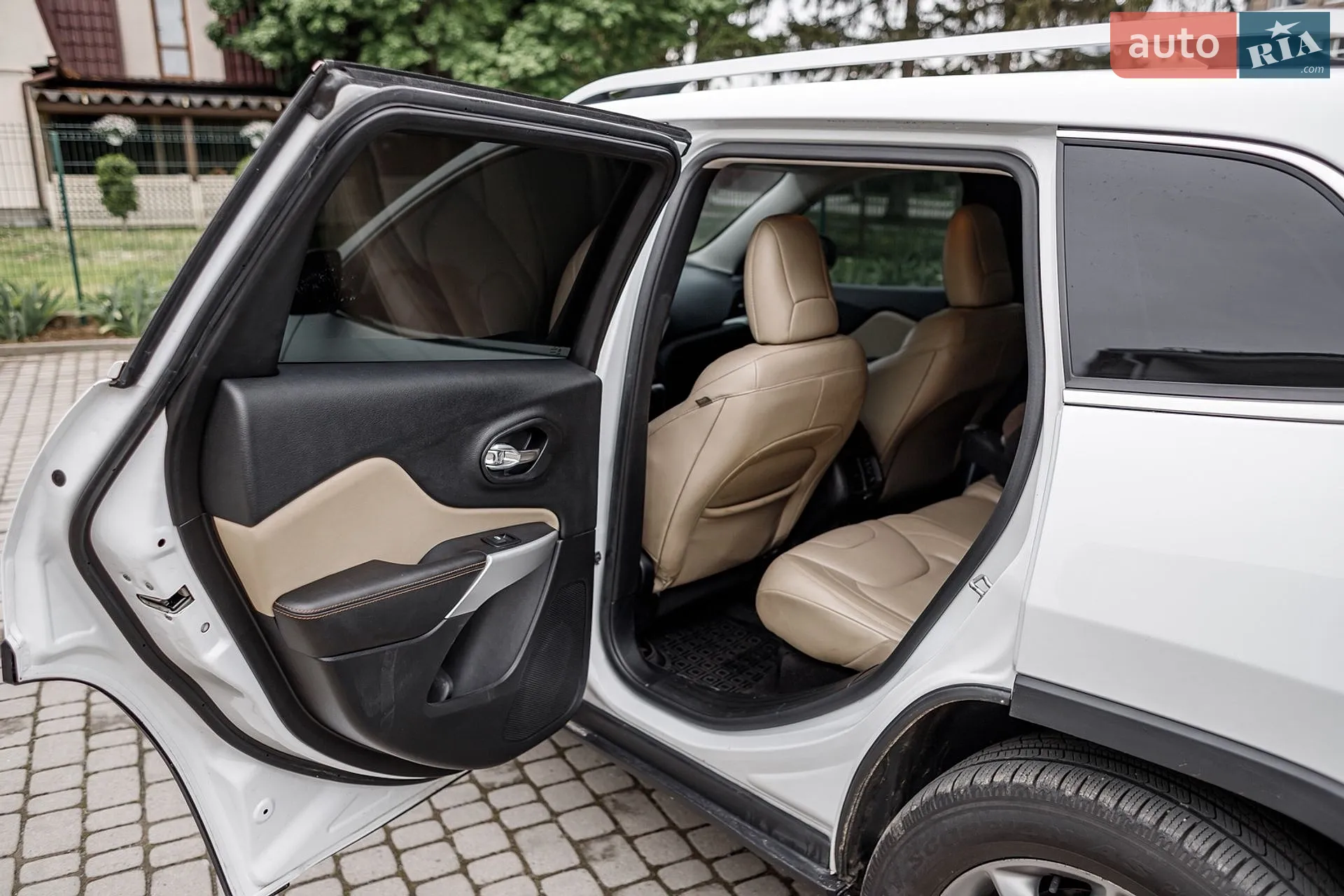 2017 Jeep Cherokee - мініатюра 17
