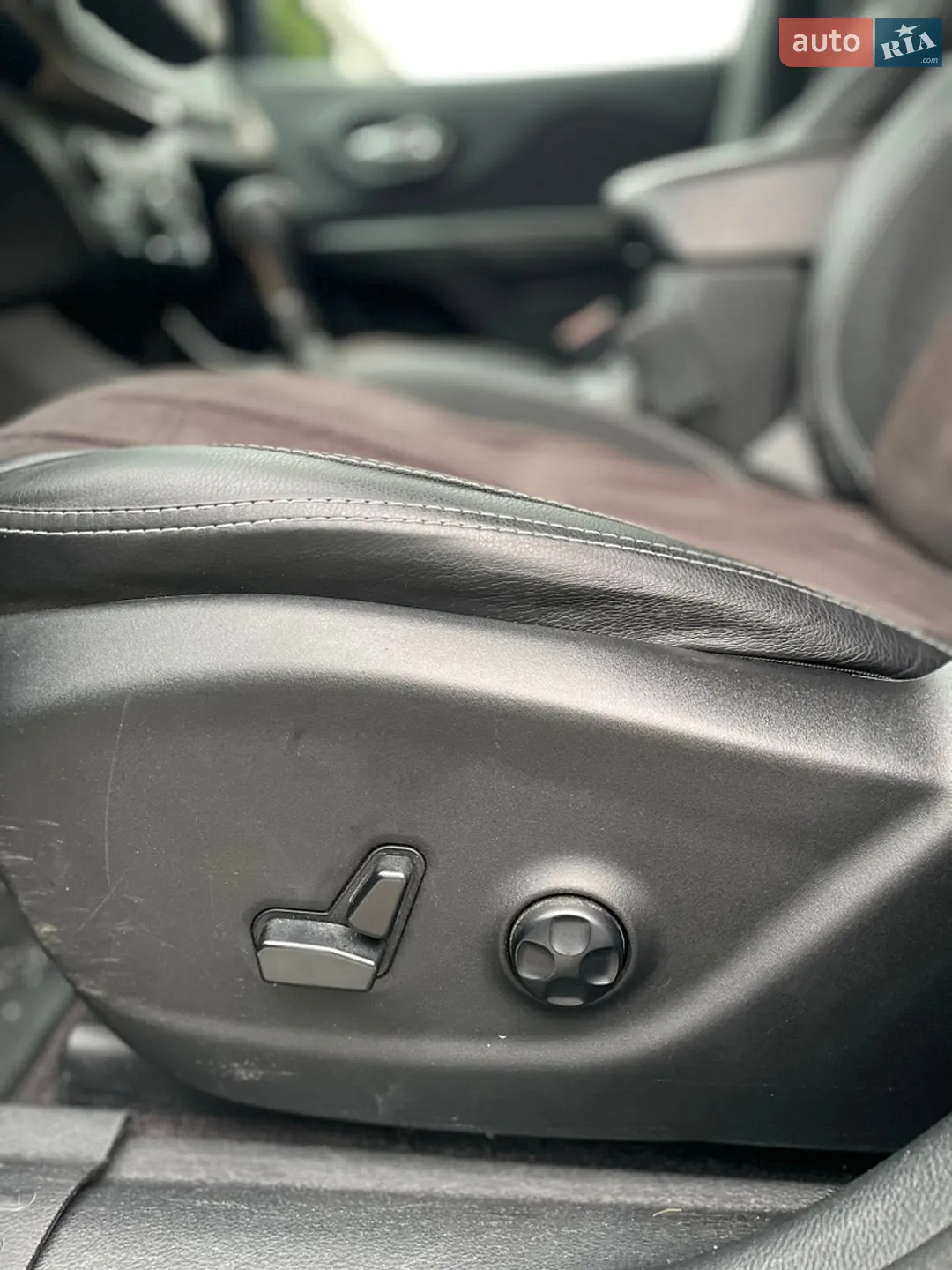 2016 Jeep Cherokee - мініатюра 14