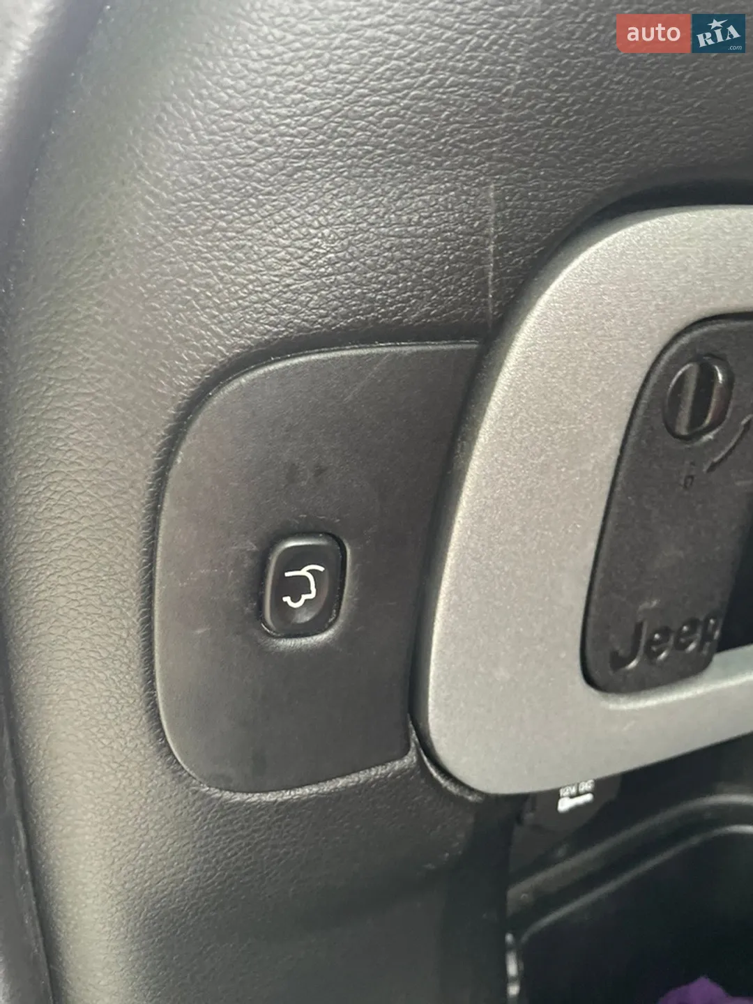 2016 Jeep Cherokee - мініатюра 24
