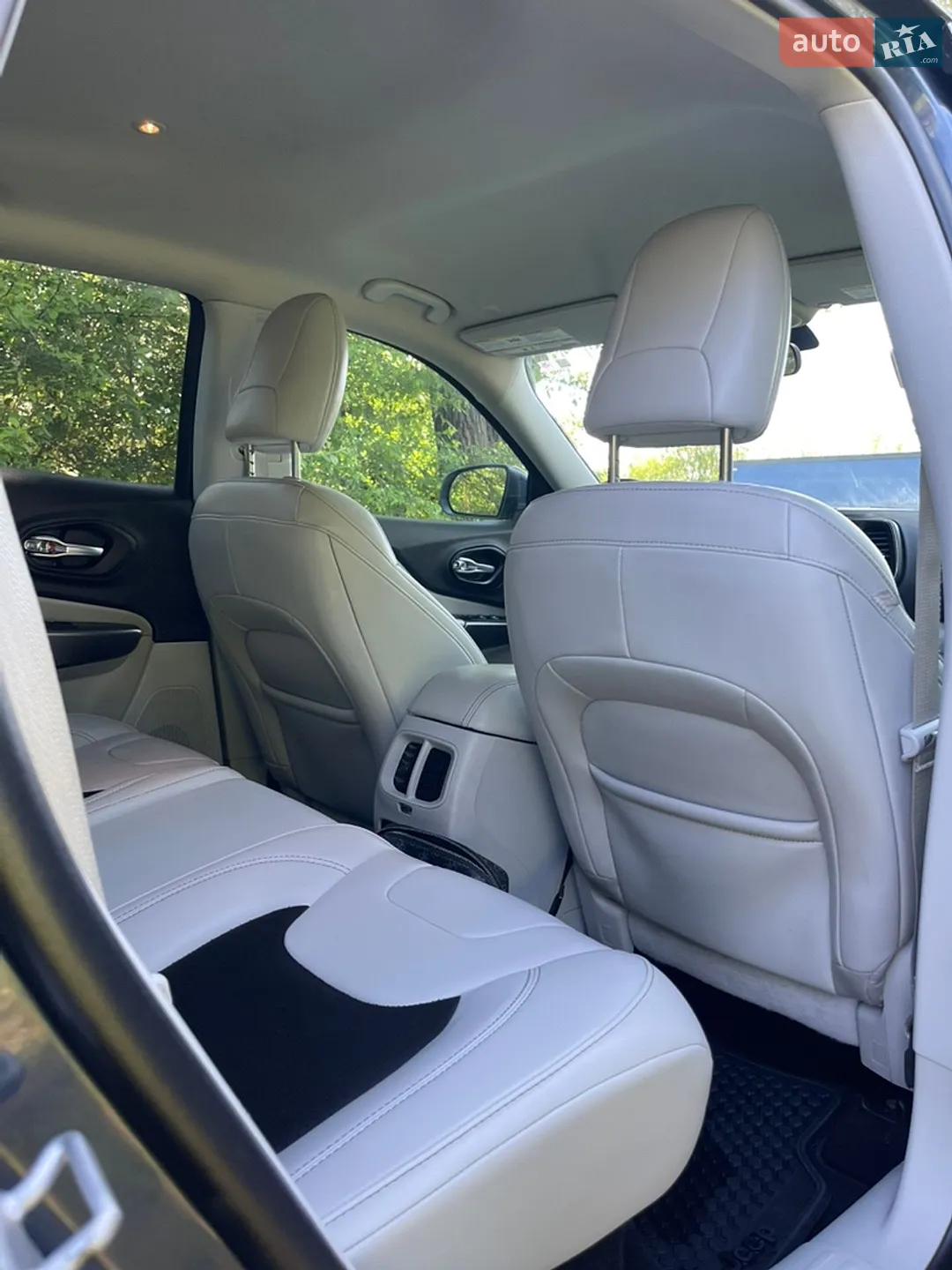 2020 Jeep Cherokee - мініатюра 13