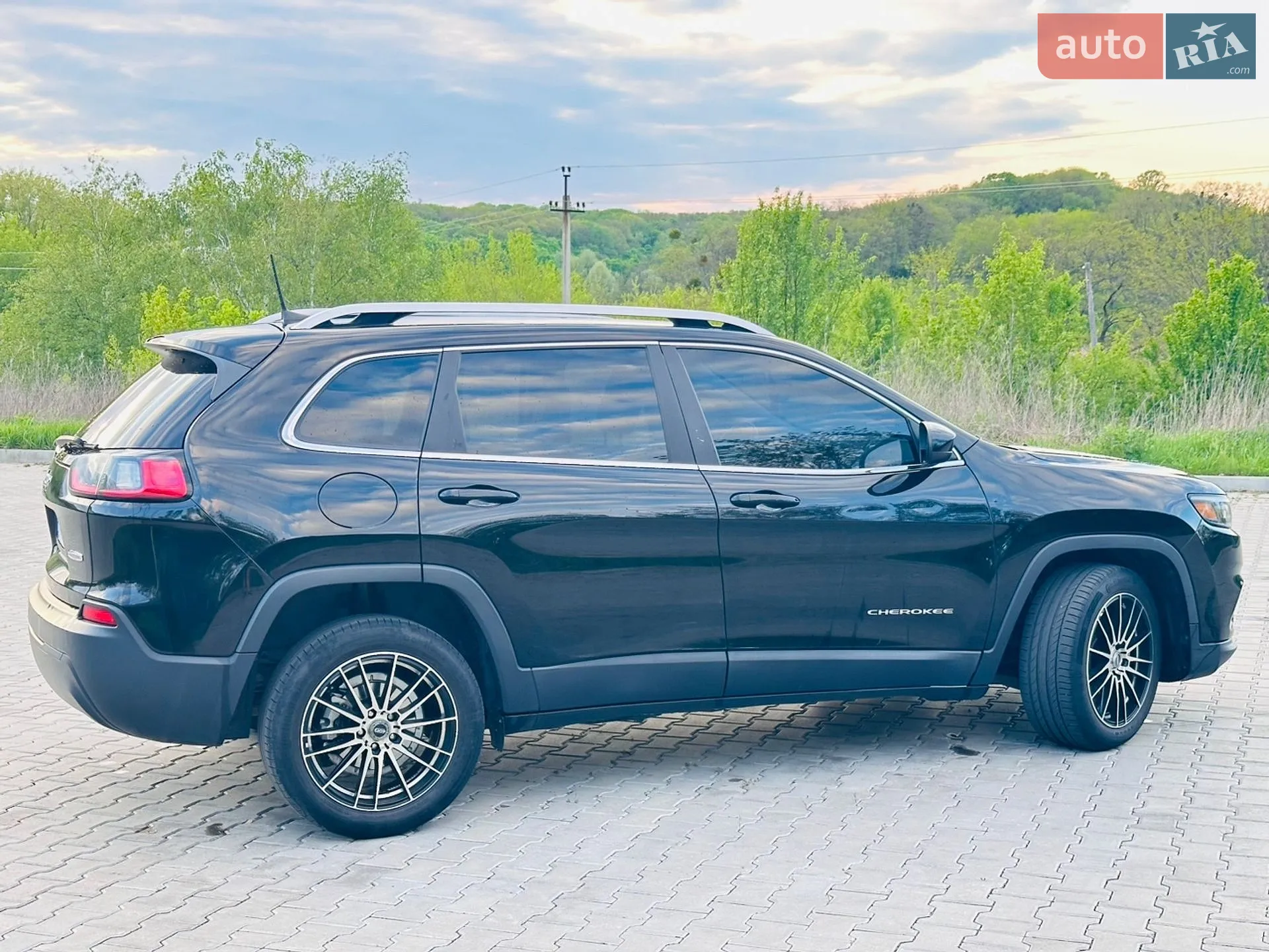 2018 Jeep Cherokee - мініатюра 15
