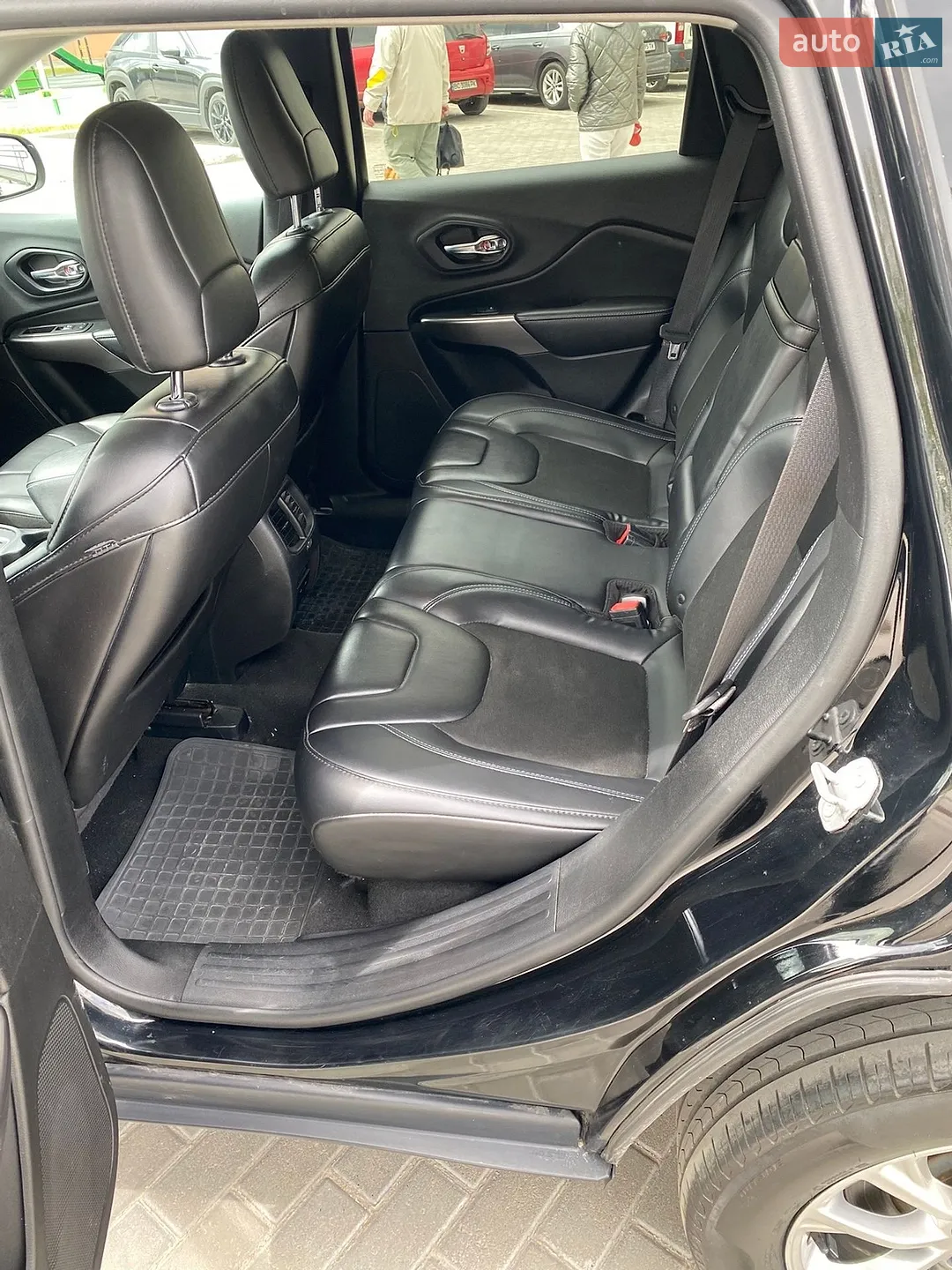 2019 Jeep Cherokee - мініатюра 23