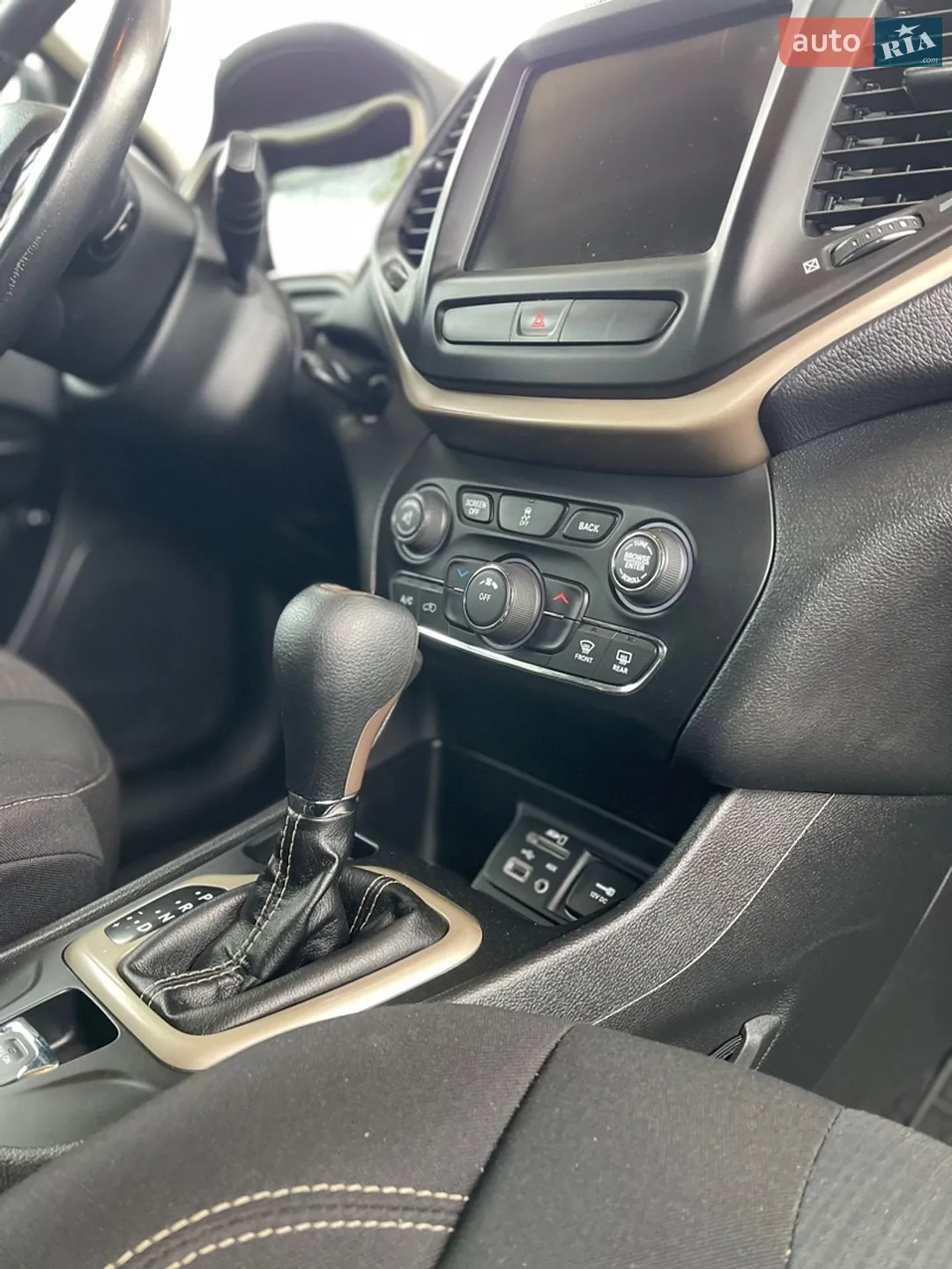 2016 Jeep Cherokee - мініатюра 34