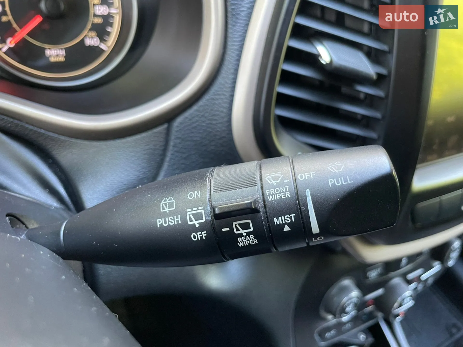 2013 Jeep Cherokee - мініатюра 35