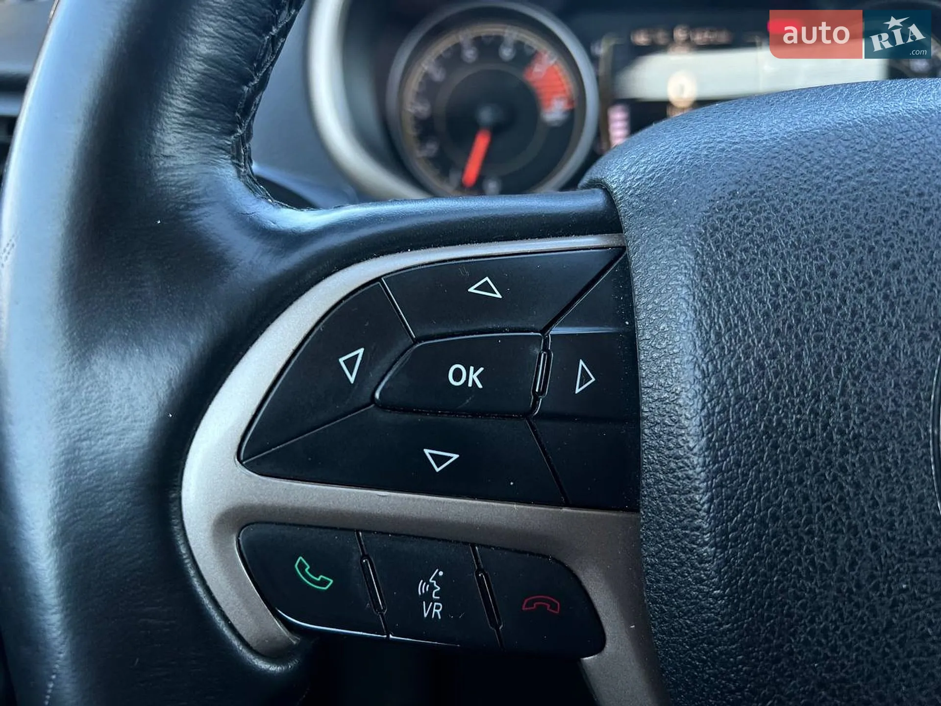 2016 Jeep Cherokee - мініатюра 19