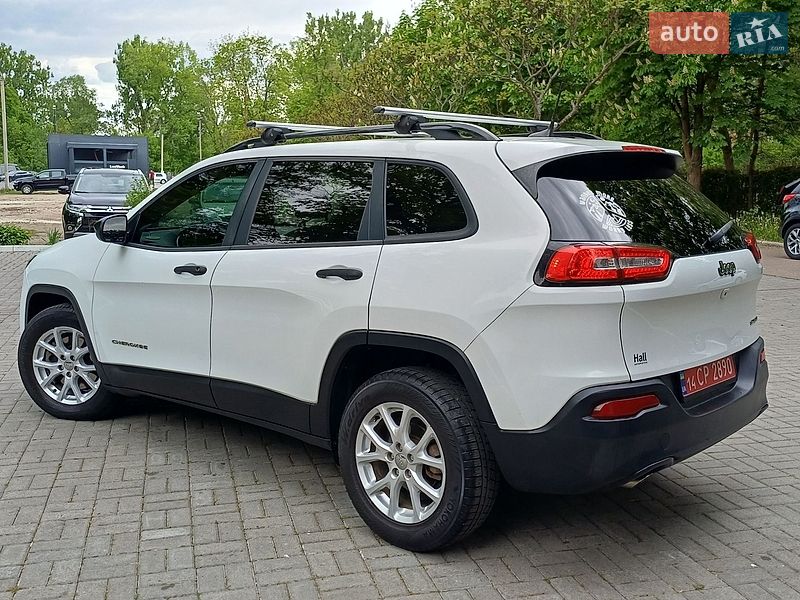 Внедорожник / Кроссовер Jeep Cherokee 2017 в Дрогобыче