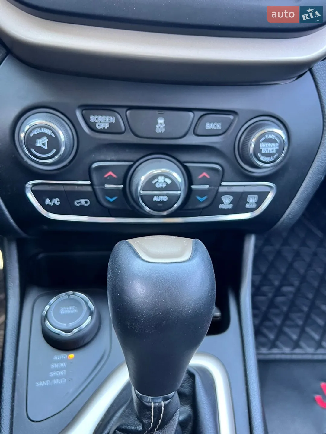 2017 Jeep Cherokee - мініатюра 32