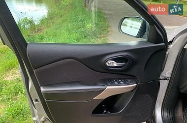 Внедорожник / Кроссовер Jeep Cherokee 2017 в Ровно