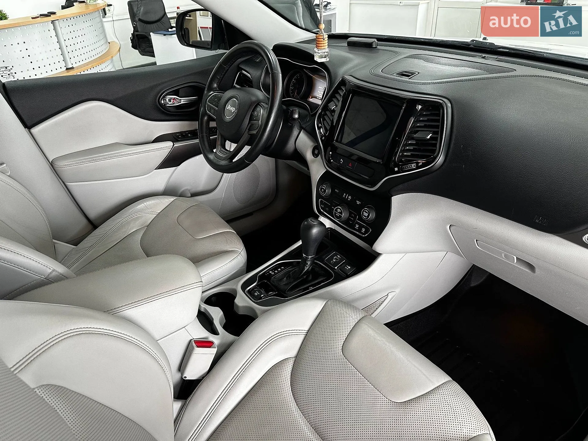 2019 Jeep Cherokee - мініатюра 20