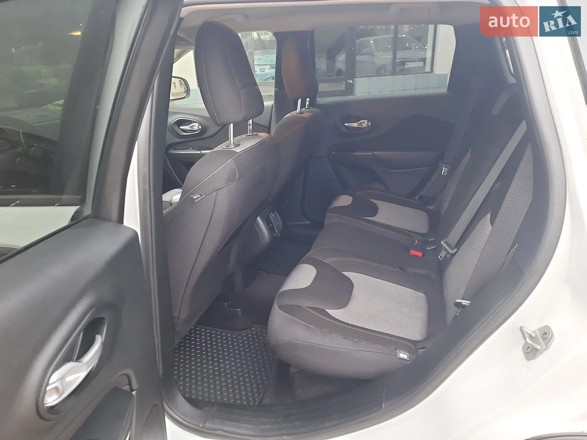 2016 Jeep Cherokee - мініатюра 17