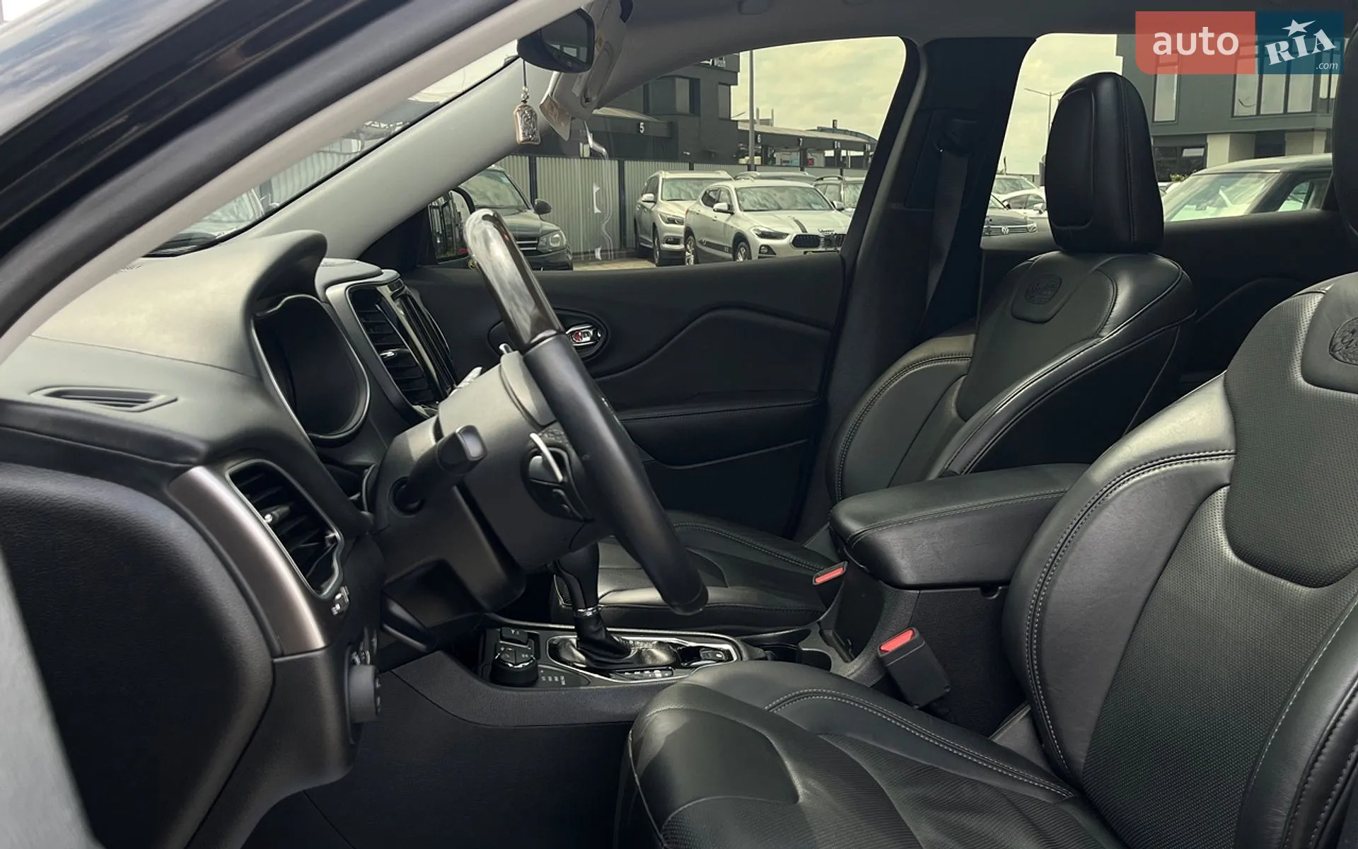 2019 Jeep Cherokee - мініатюра 11