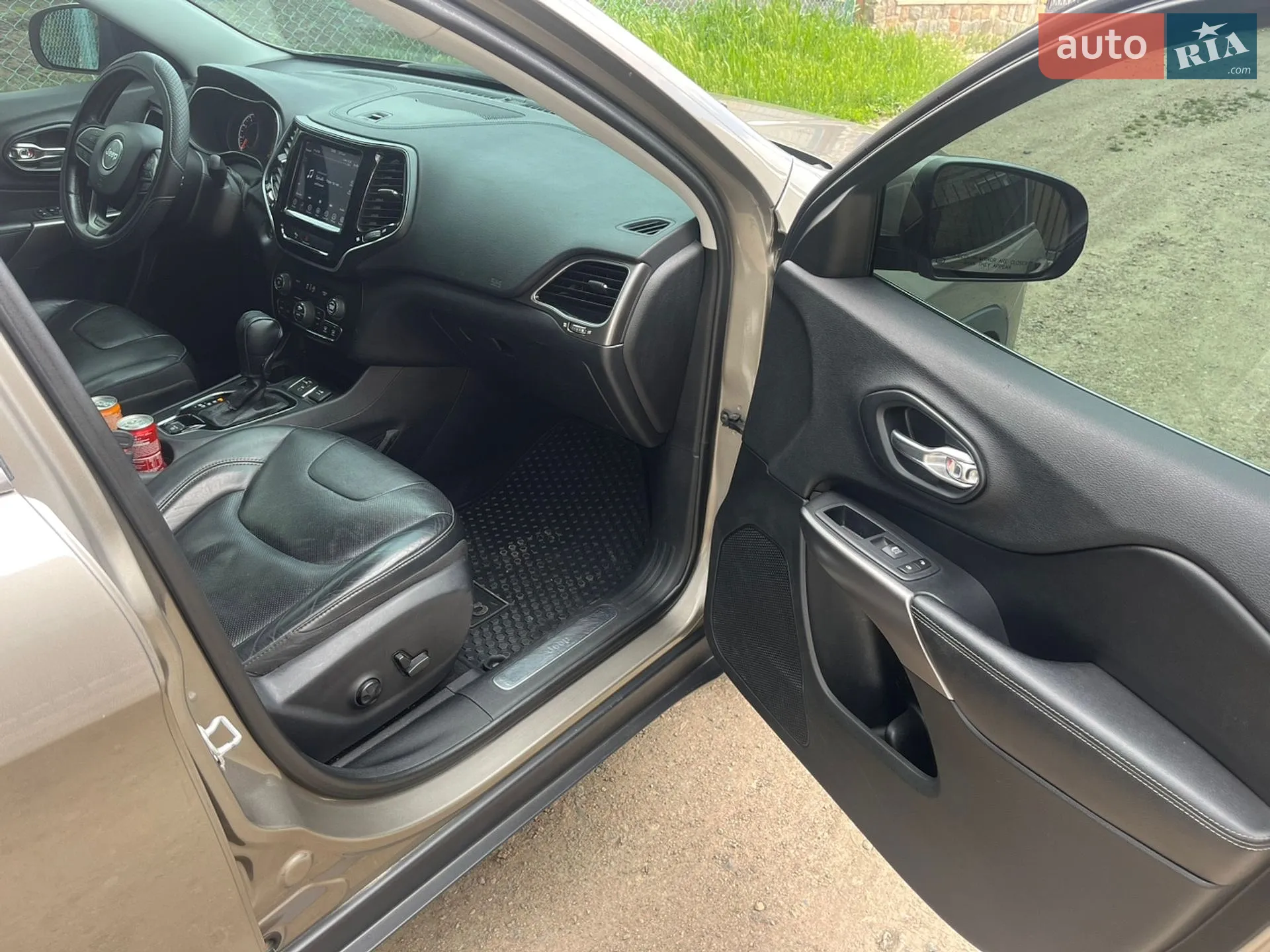 2019 Jeep Cherokee - мініатюра 17