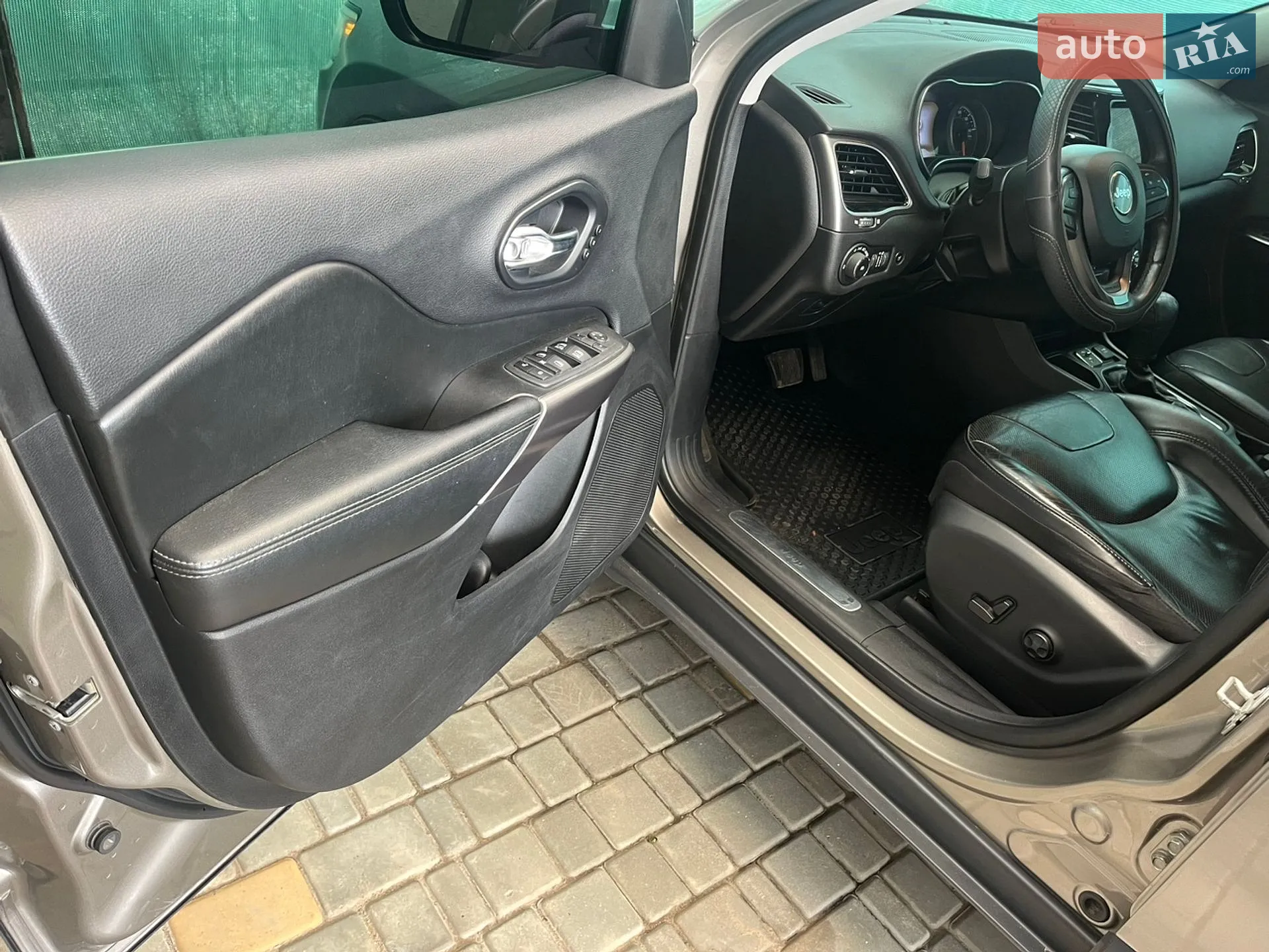 2019 Jeep Cherokee - мініатюра 18