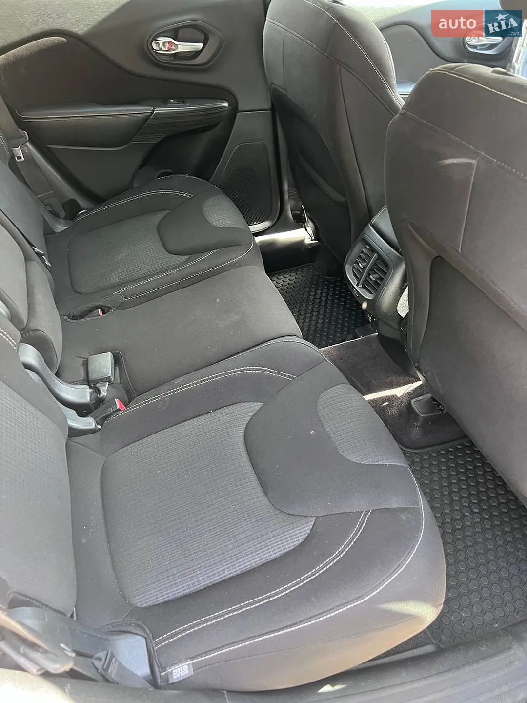 2015 Jeep Cherokee - мініатюра 10