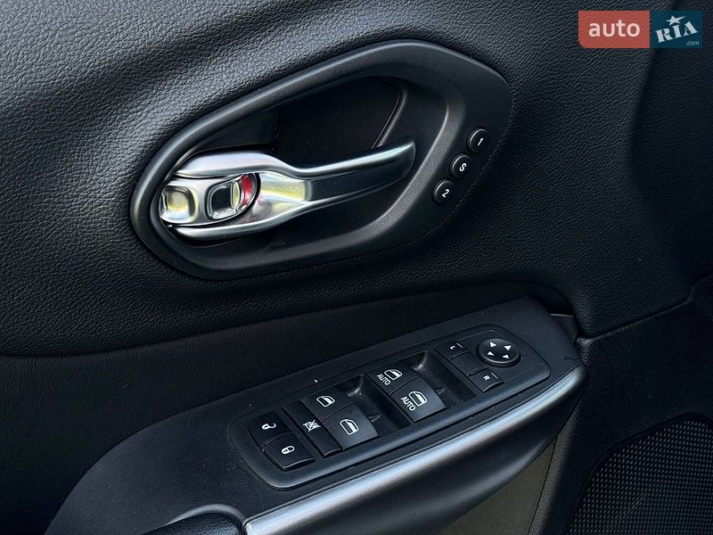 Внедорожник / Кроссовер Jeep Cherokee 2020 в Днепре фото 16 Внедорожник / Кроссовер Jeep Cherokee 2020 в Днепре