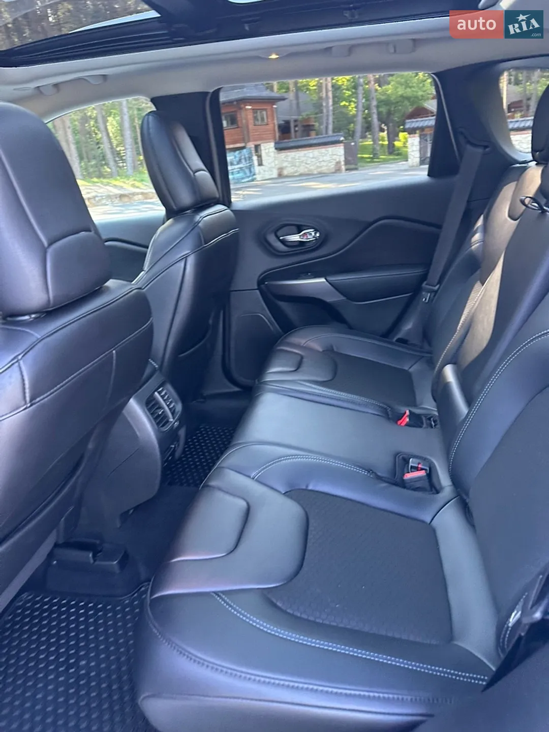 2019 Jeep Cherokee - мініатюра 13