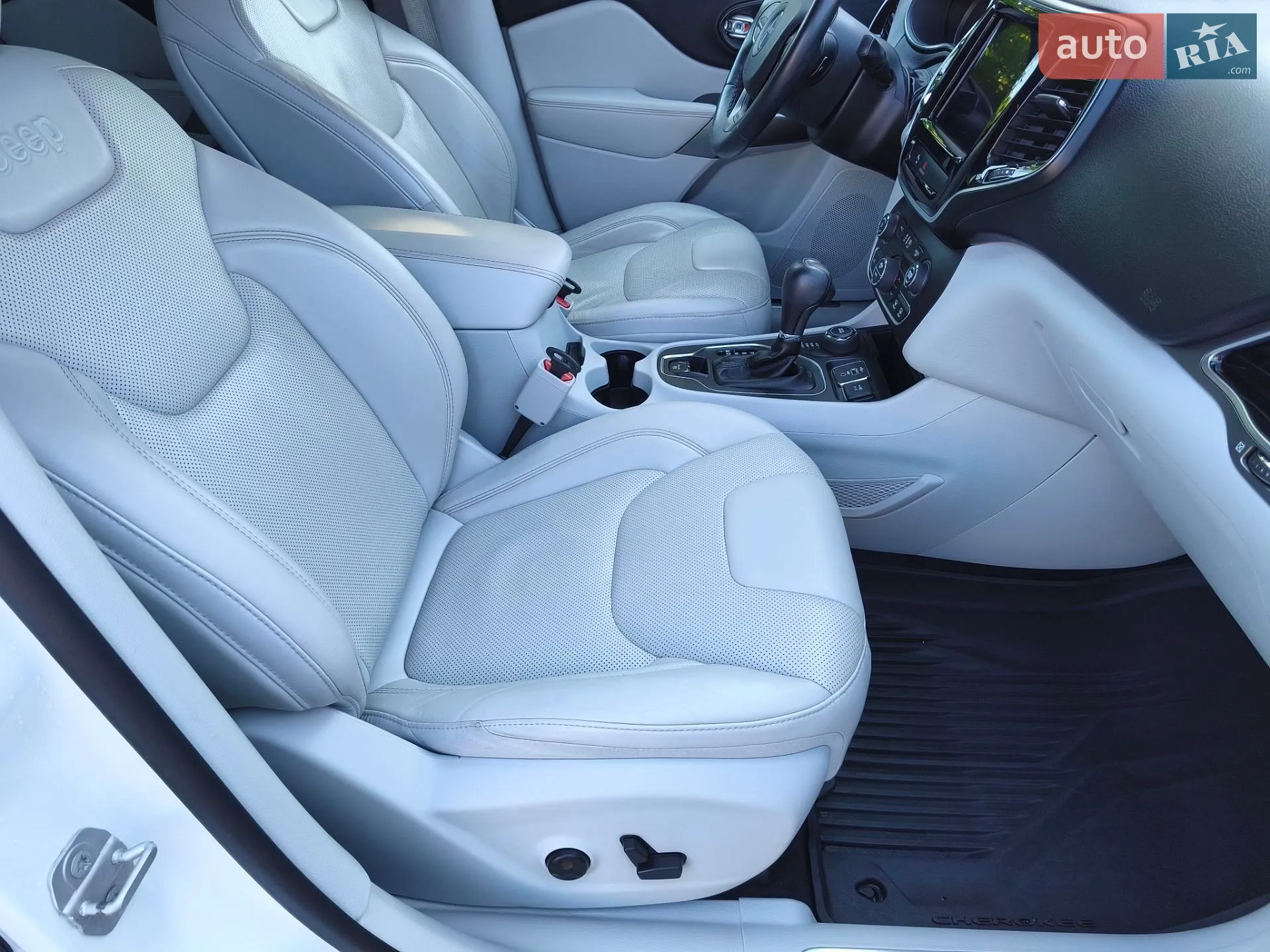 2019 Jeep Cherokee - мініатюра 34