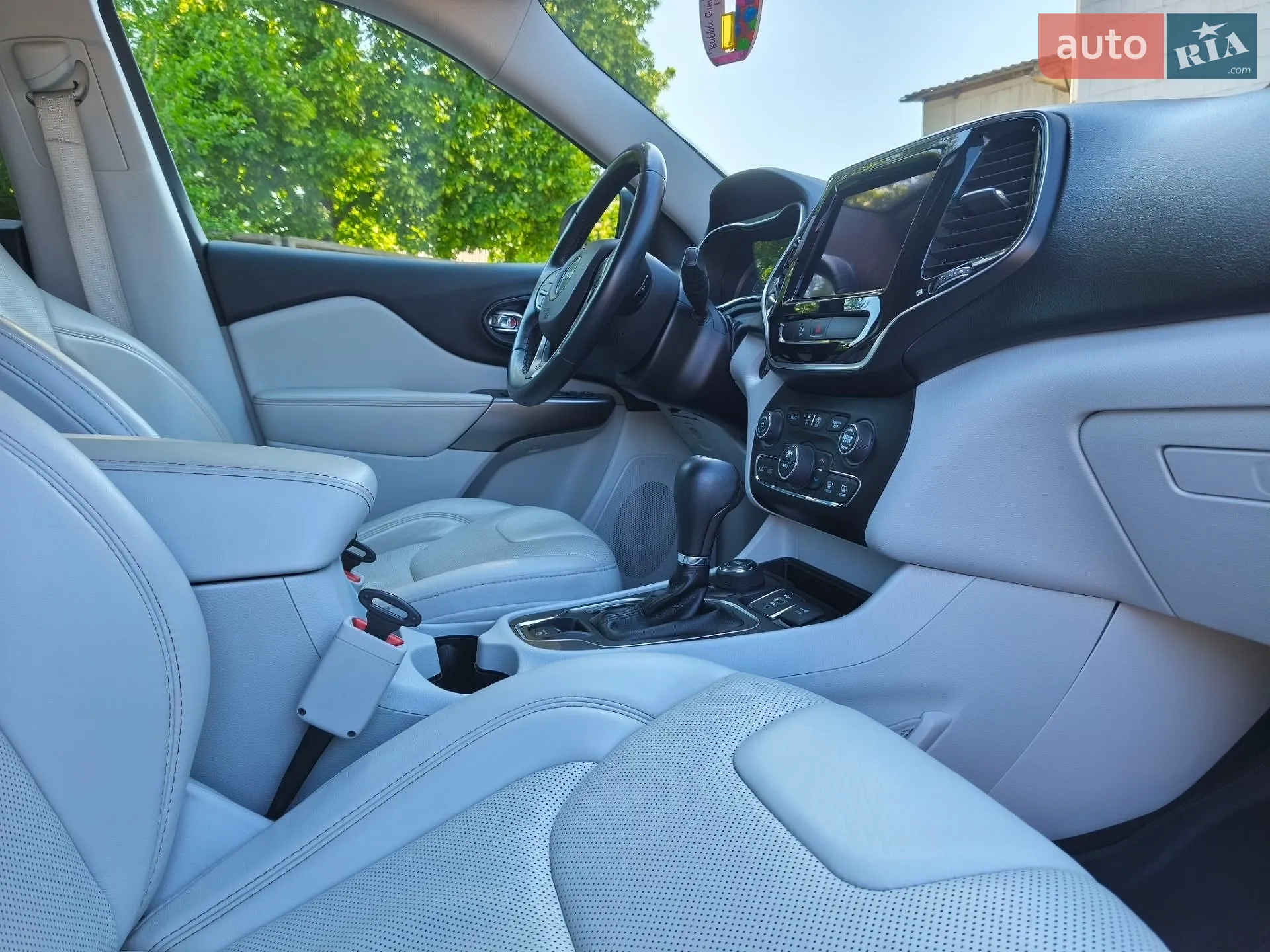 2019 Jeep Cherokee - мініатюра 39