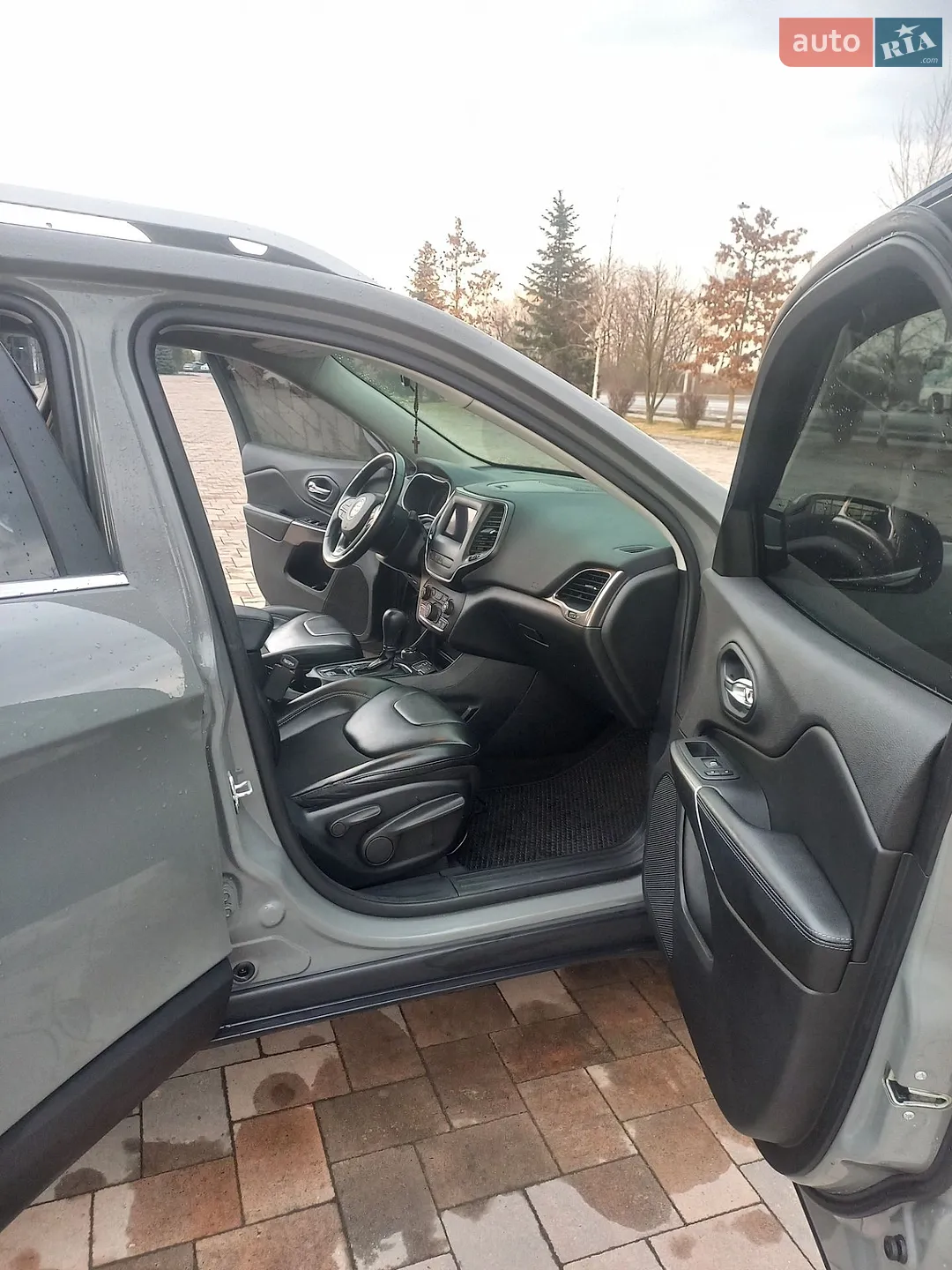 2019 Jeep Cherokee - мініатюра 15