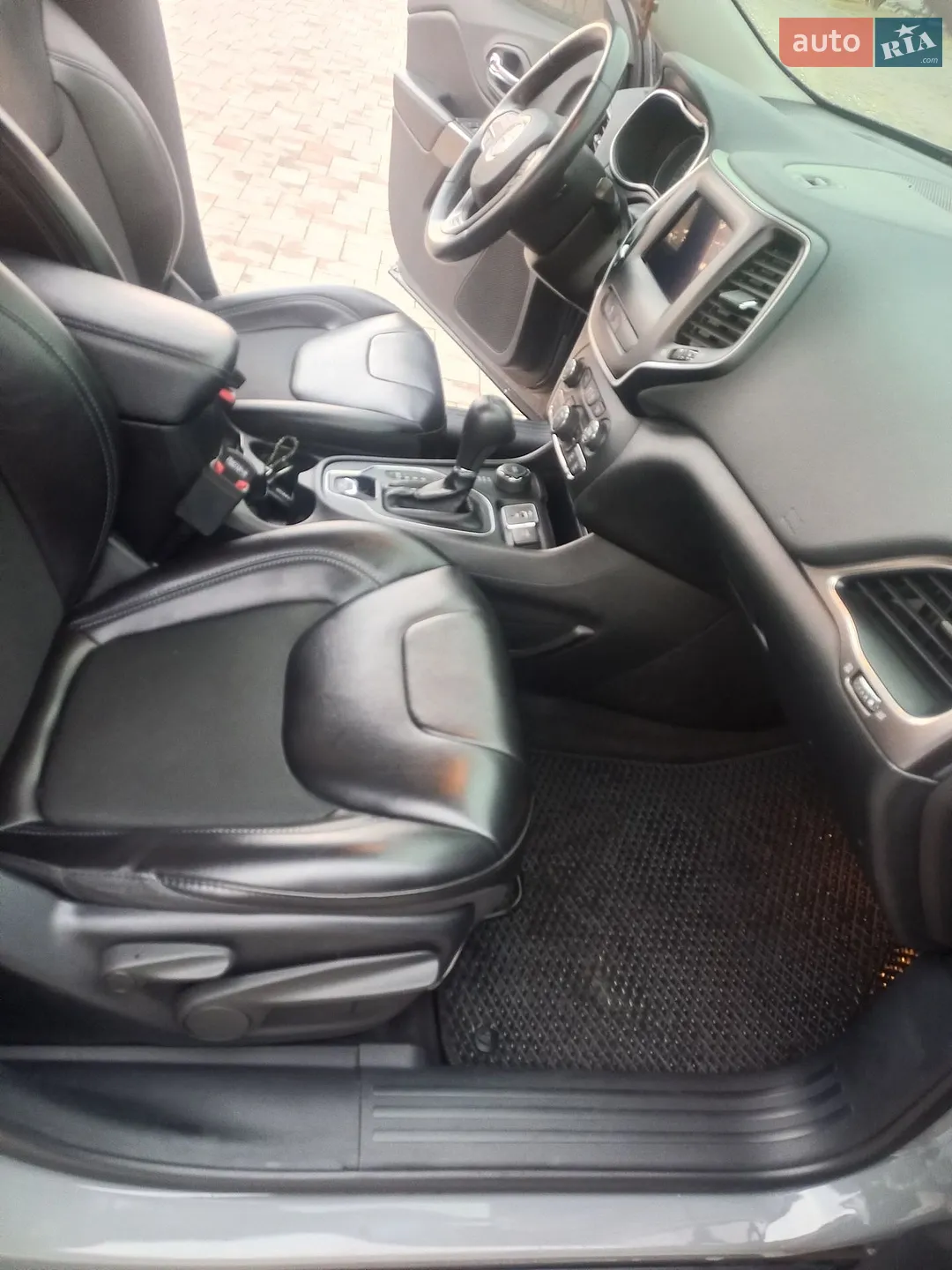 2019 Jeep Cherokee - мініатюра 17