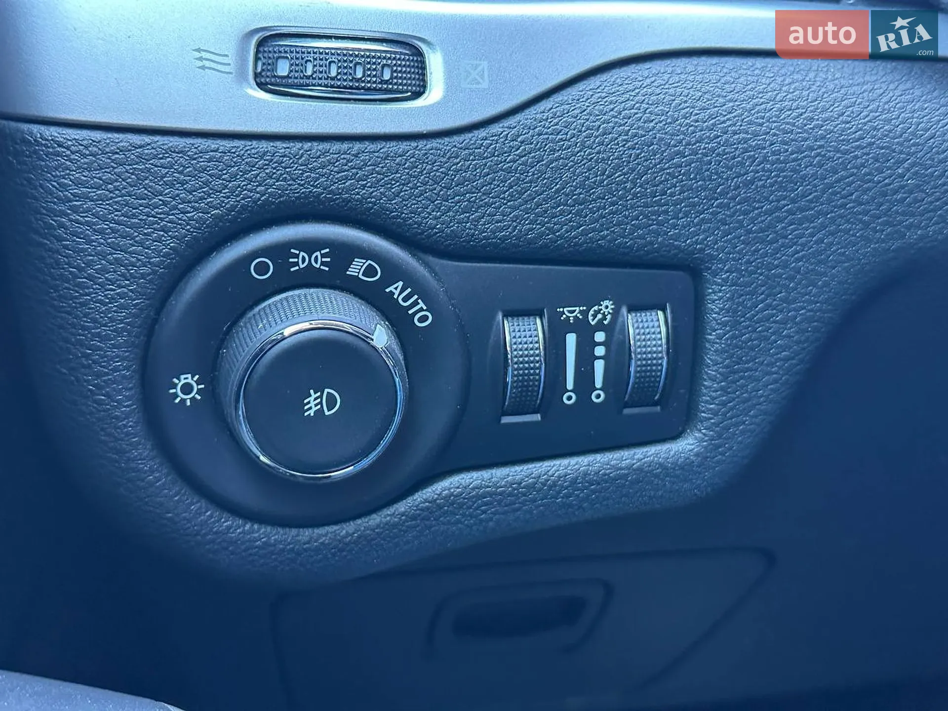 2017 Jeep Cherokee - мініатюра 24