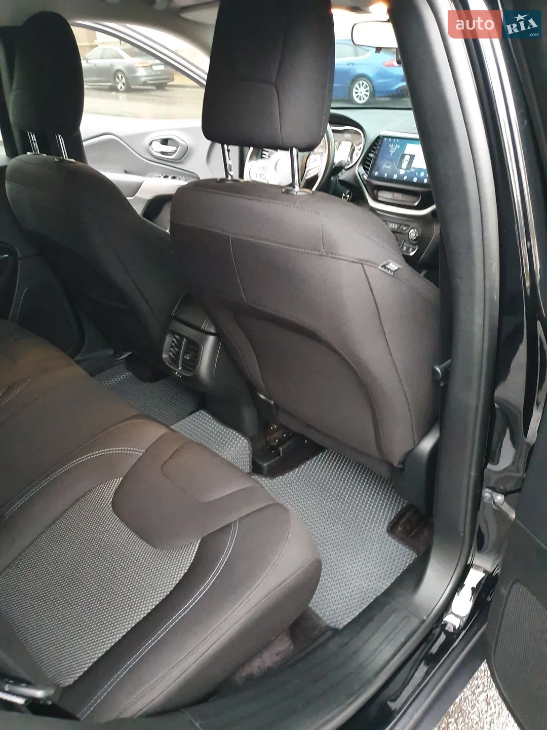 2018 Jeep Cherokee - мініатюра 14