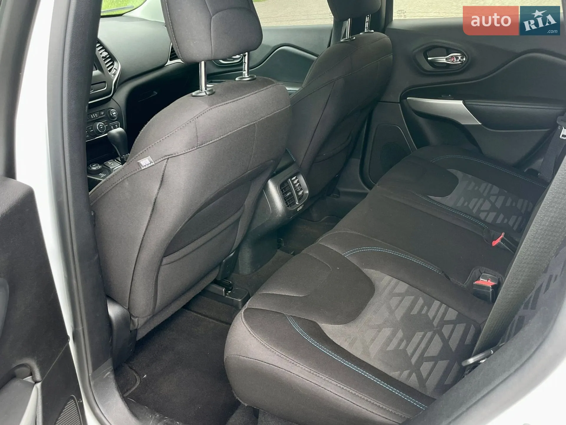 2019 Jeep Cherokee - мініатюра 9