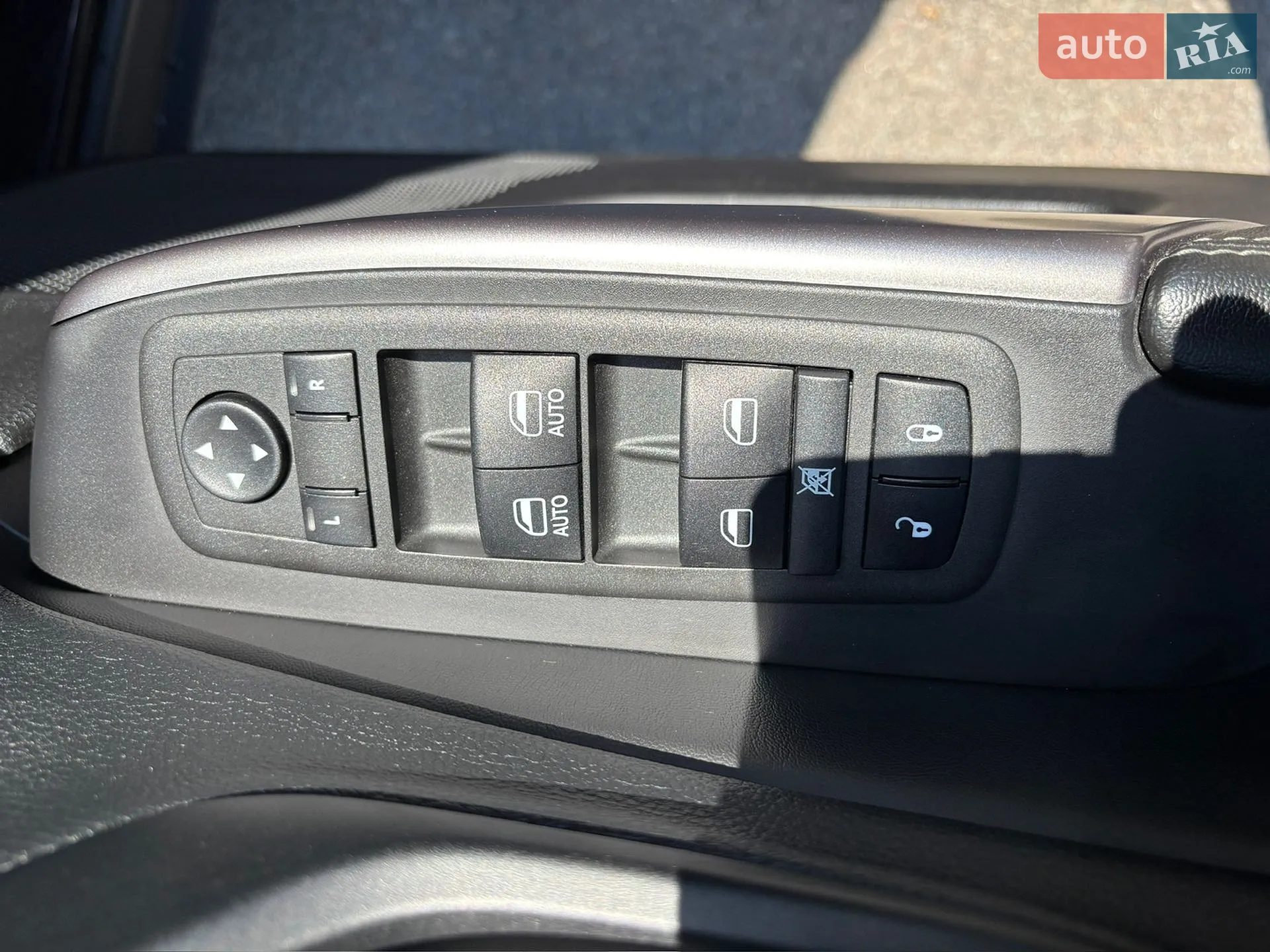 2021 Jeep Cherokee - мініатюра 35