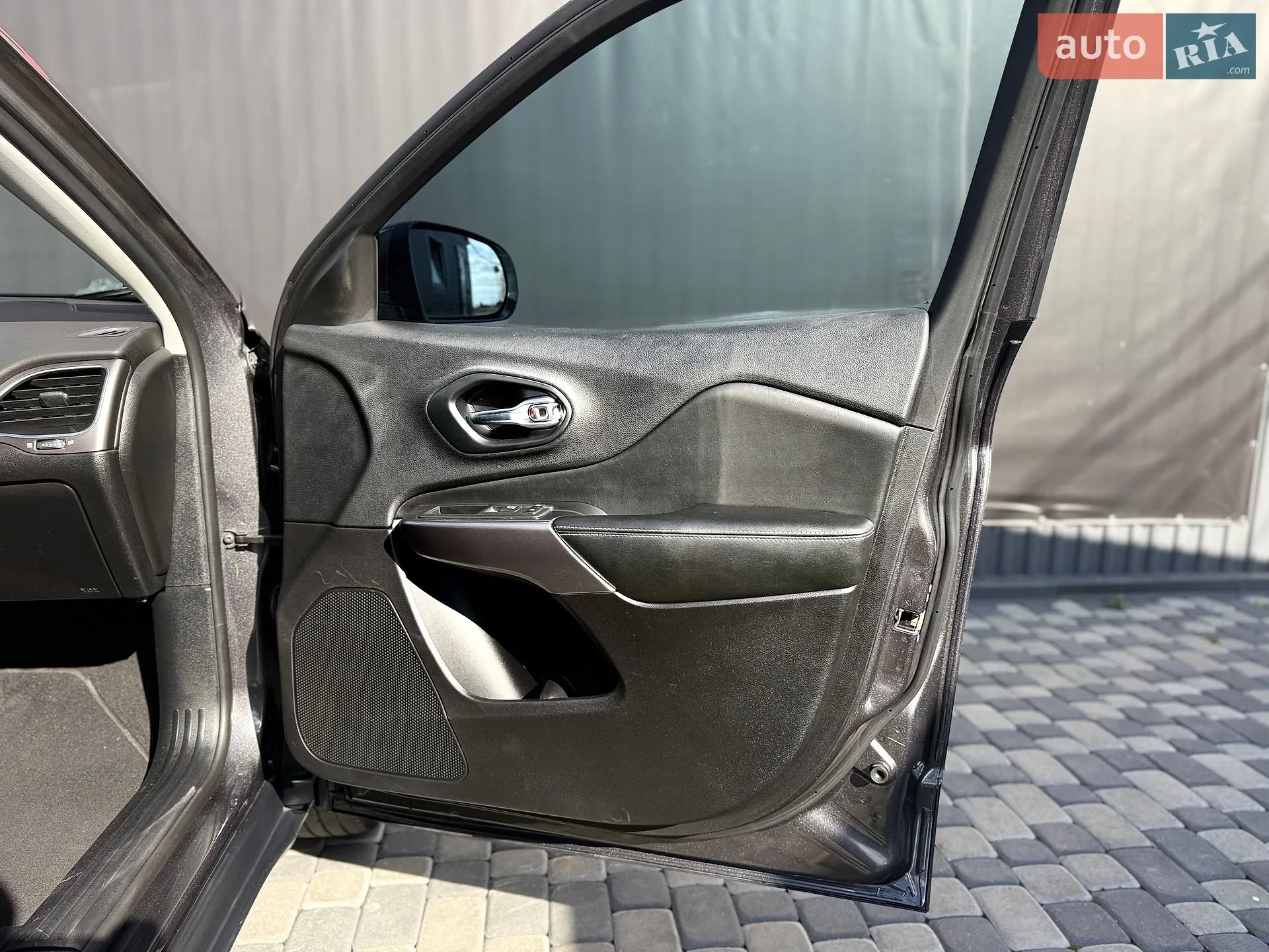 2019 Jeep Cherokee - мініатюра 44