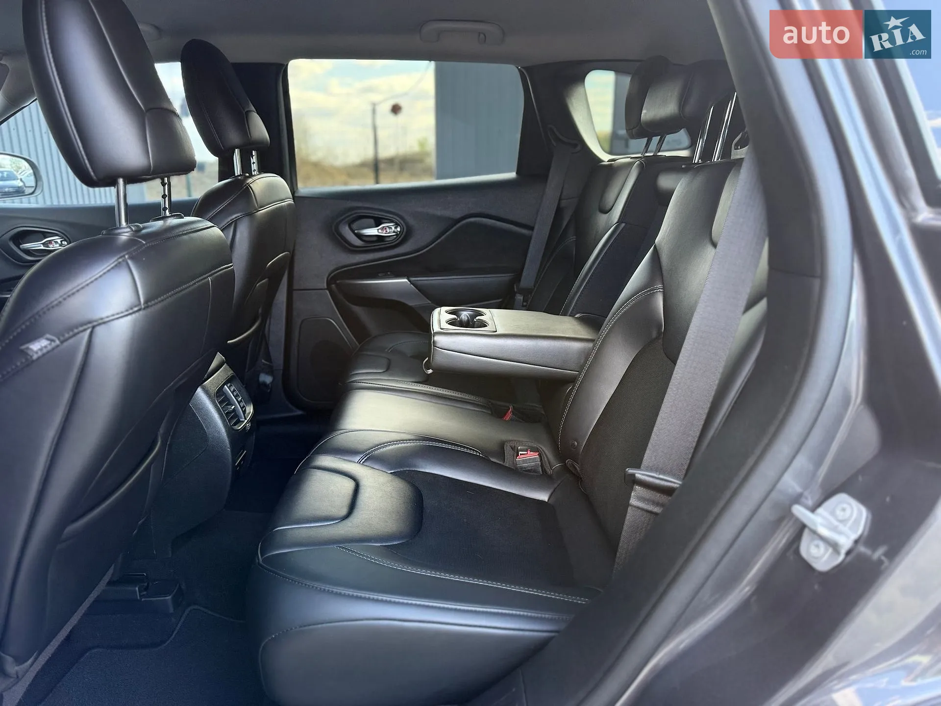 2019 Jeep Cherokee - мініатюра 58