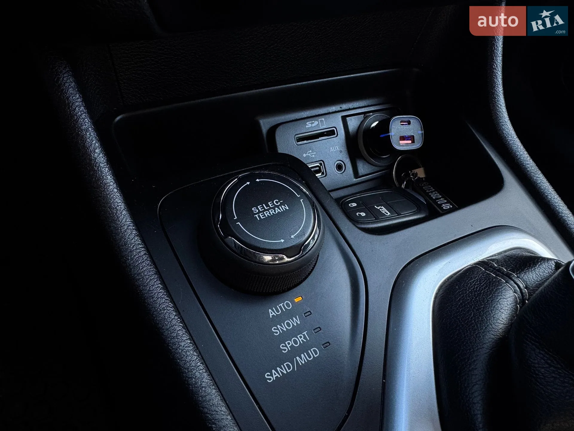 2016 Jeep Cherokee - мініатюра 27