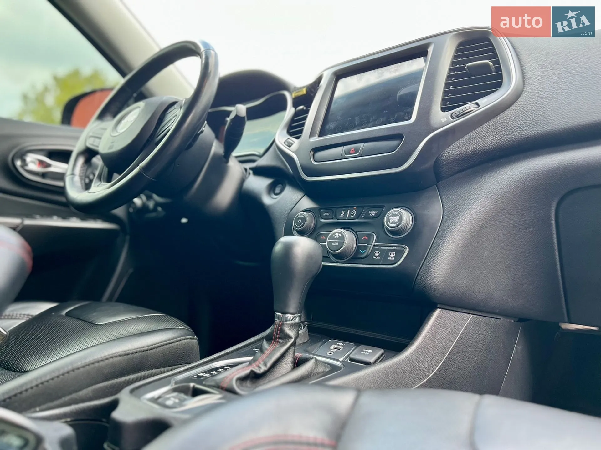 2018 Jeep Cherokee - мініатюра 26