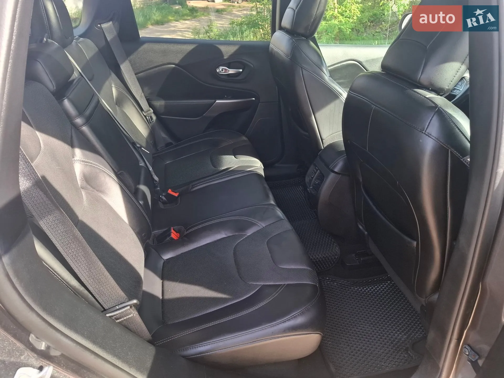 2019 Jeep Cherokee - мініатюра 12
