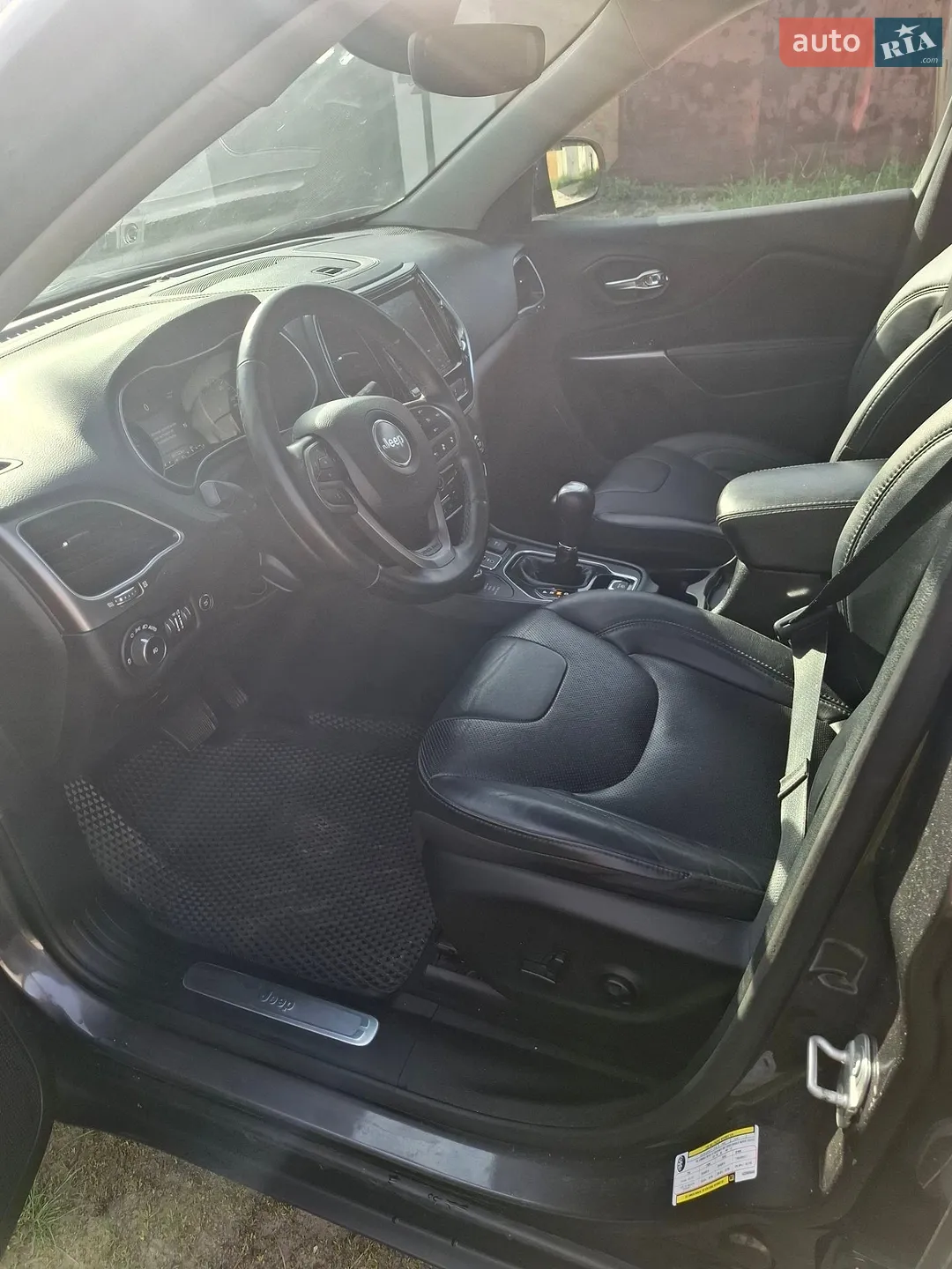 2019 Jeep Cherokee - мініатюра 22