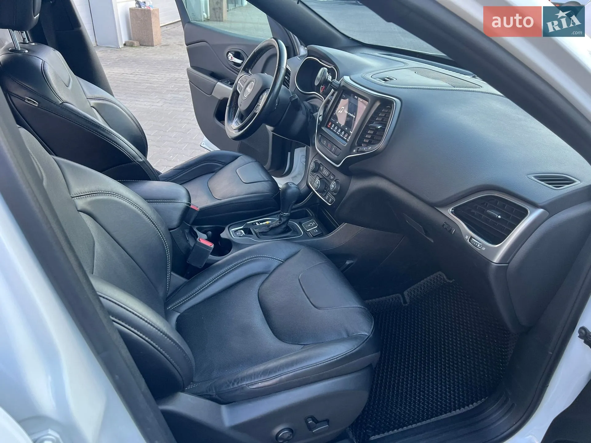 2021 Jeep Cherokee - мініатюра 14
