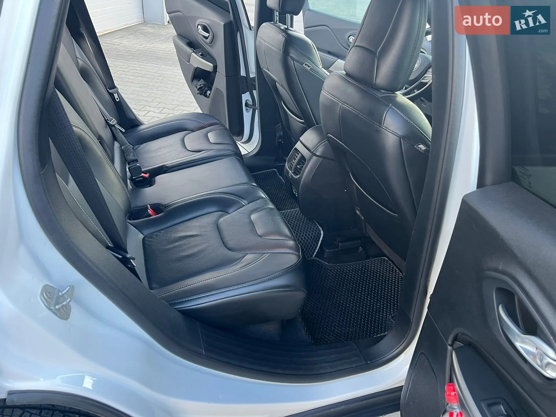 2021 Jeep Cherokee - мініатюра 13