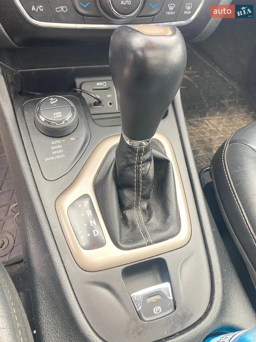 2015 Jeep Cherokee - мініатюра 16