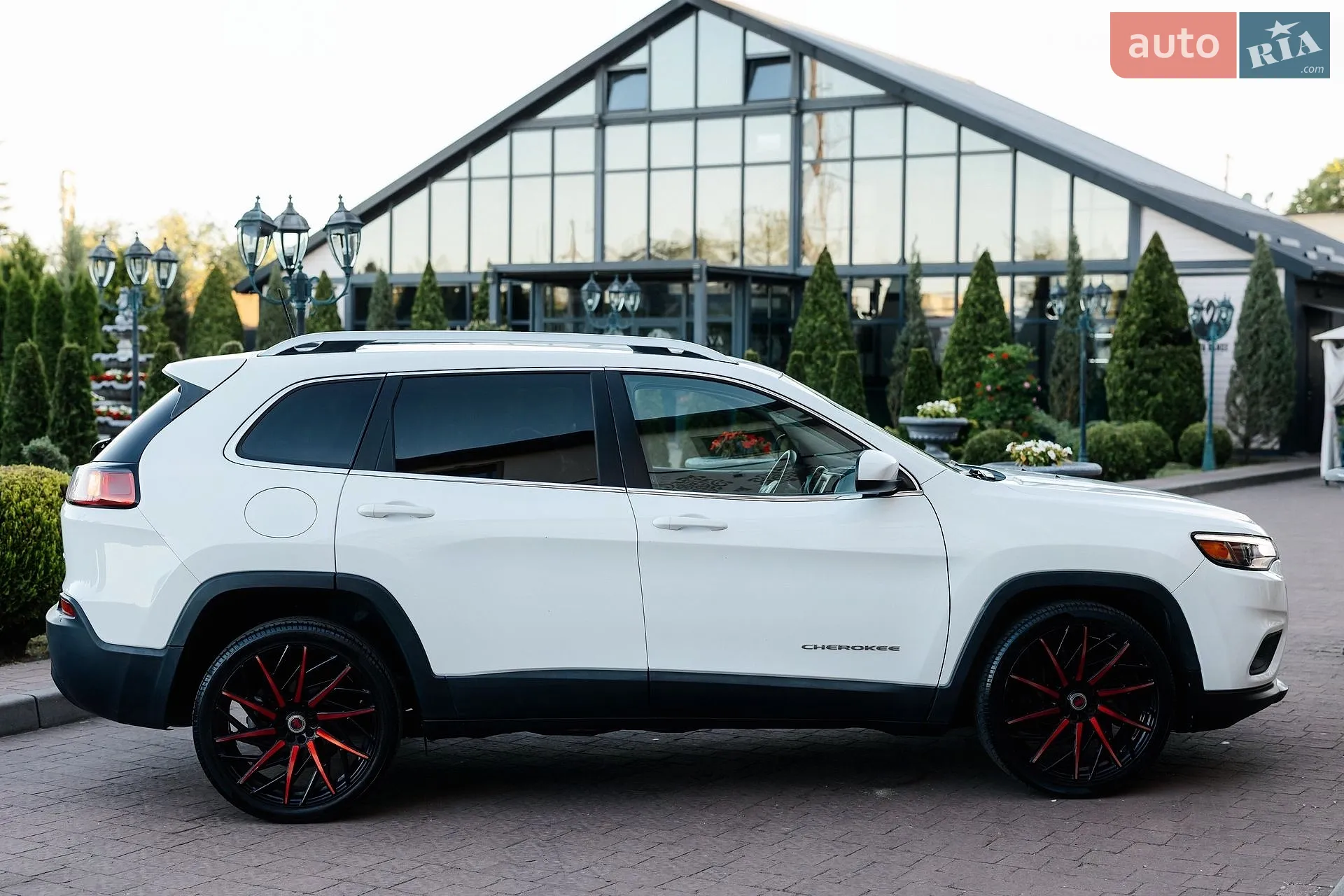 2019 Jeep Cherokee - мініатюра 13