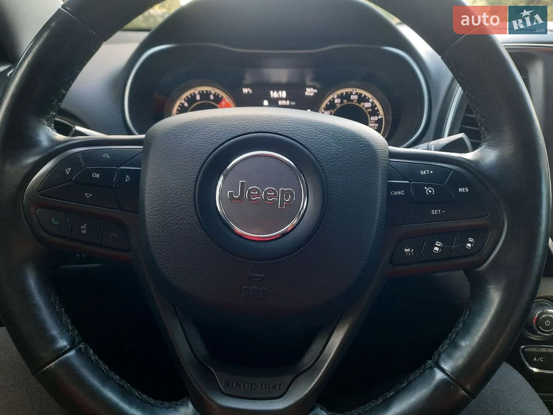 2019 Jeep Cherokee - мініатюра 14